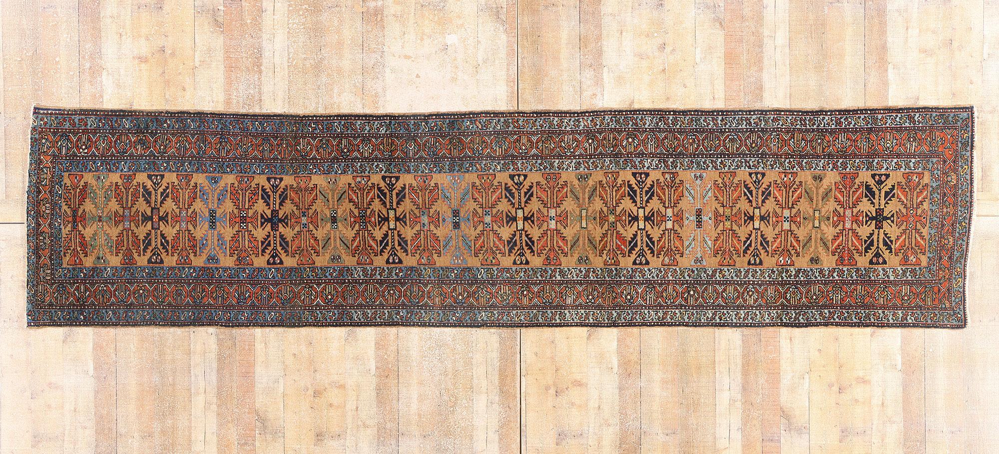 Late 19th Century Persian Bakshaish Carpet with Traditional Style For Sale 4