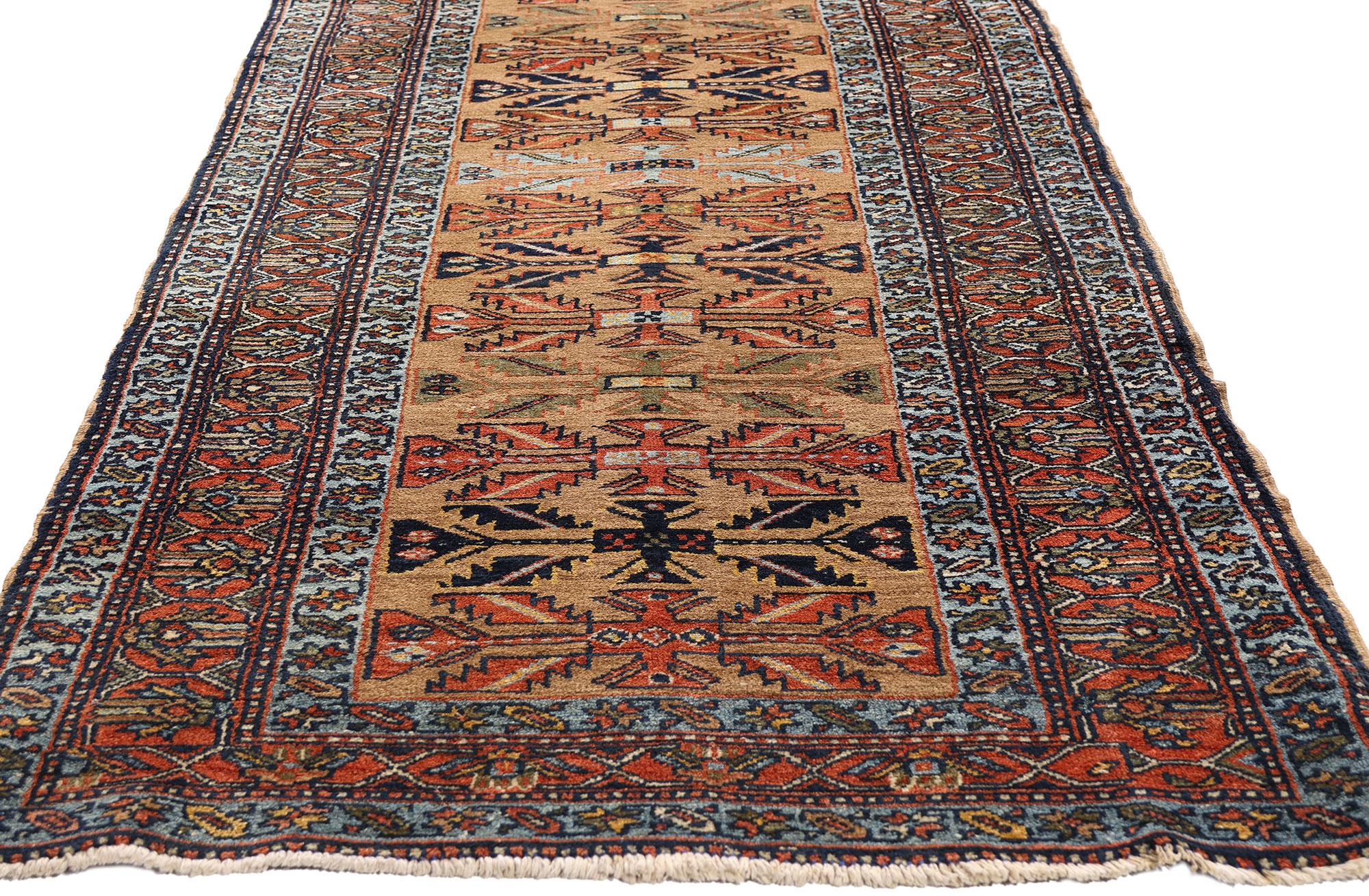 20th Century Late 19th Century Persian Bakshaish Carpet with Traditional Style For Sale
