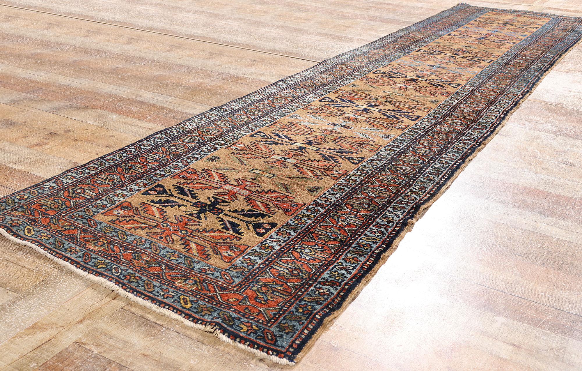 Late 19th Century Persian Bakshaish Carpet with Traditional Style For Sale 2