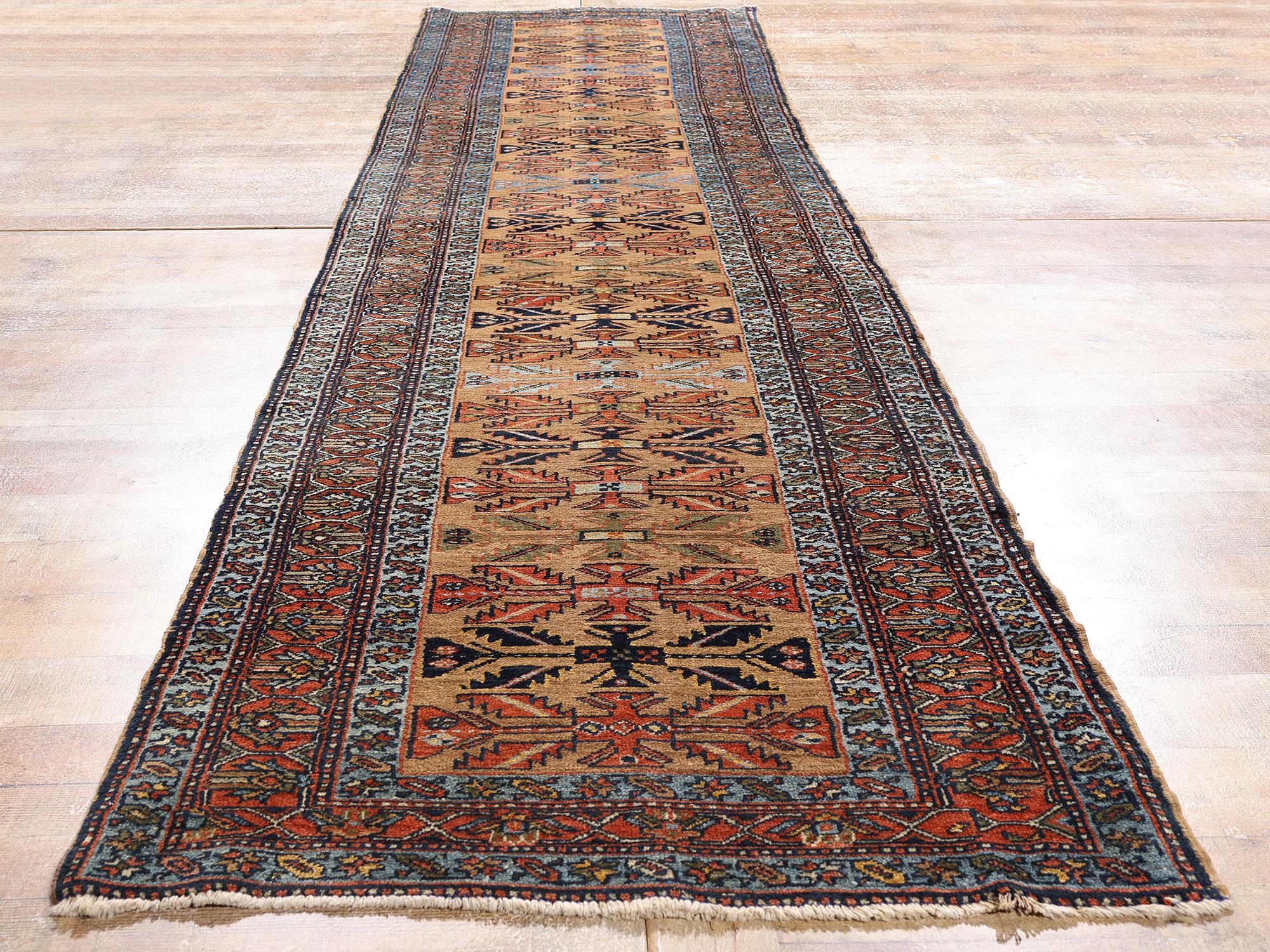 Late 19th Century Persian Bakshaish Carpet with Traditional Style For Sale 3