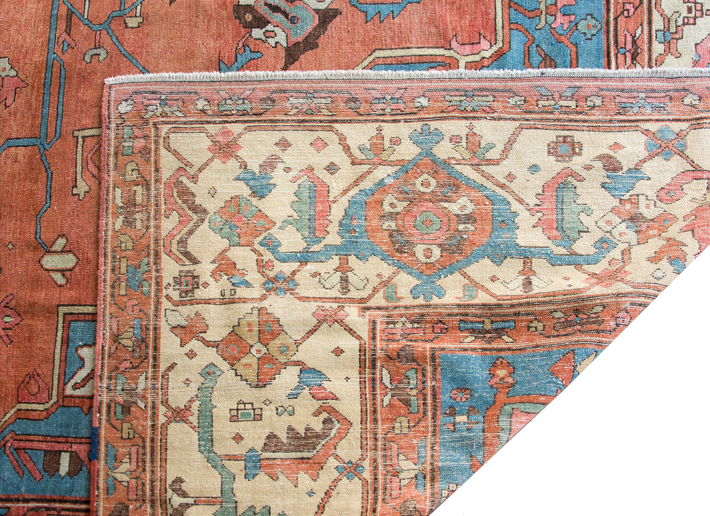 Late 19th Century Persian Bakshaish Rug For Sale 8
