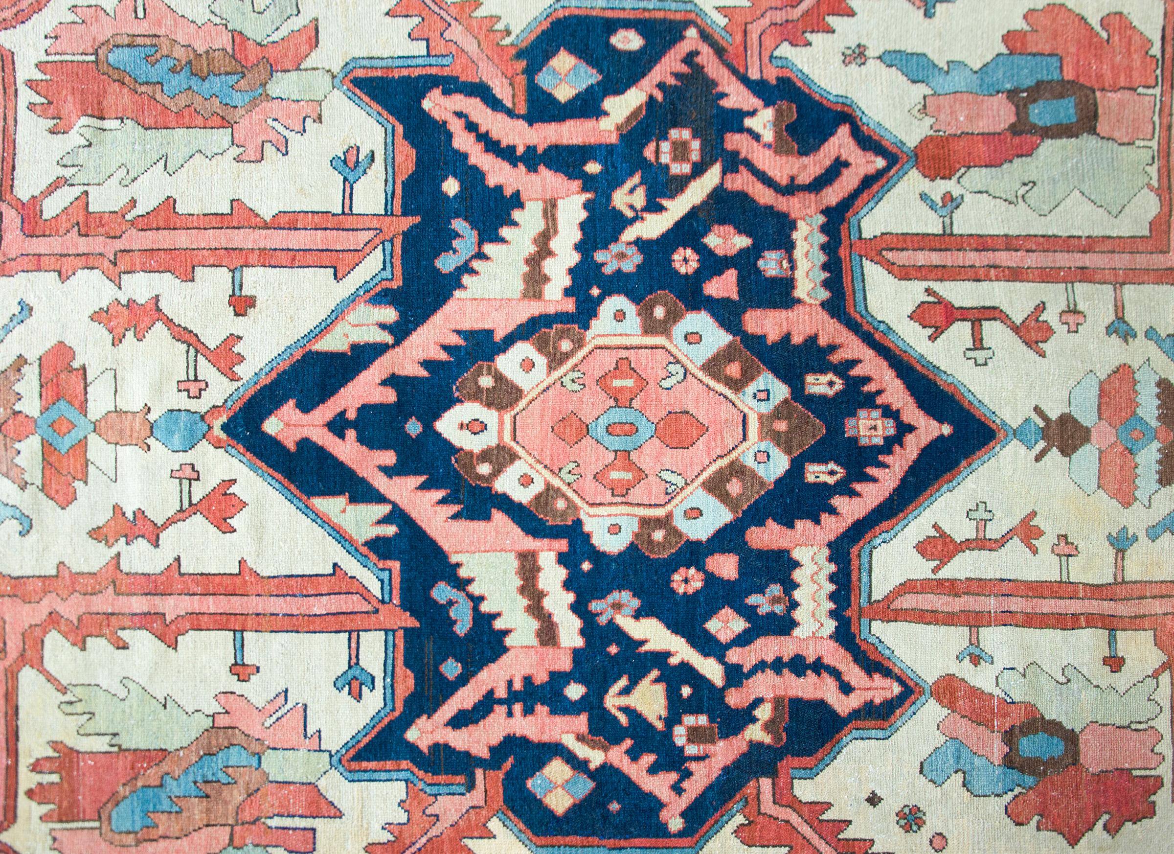 Late 19th Century Persian Bakshaish Rug For Sale 2