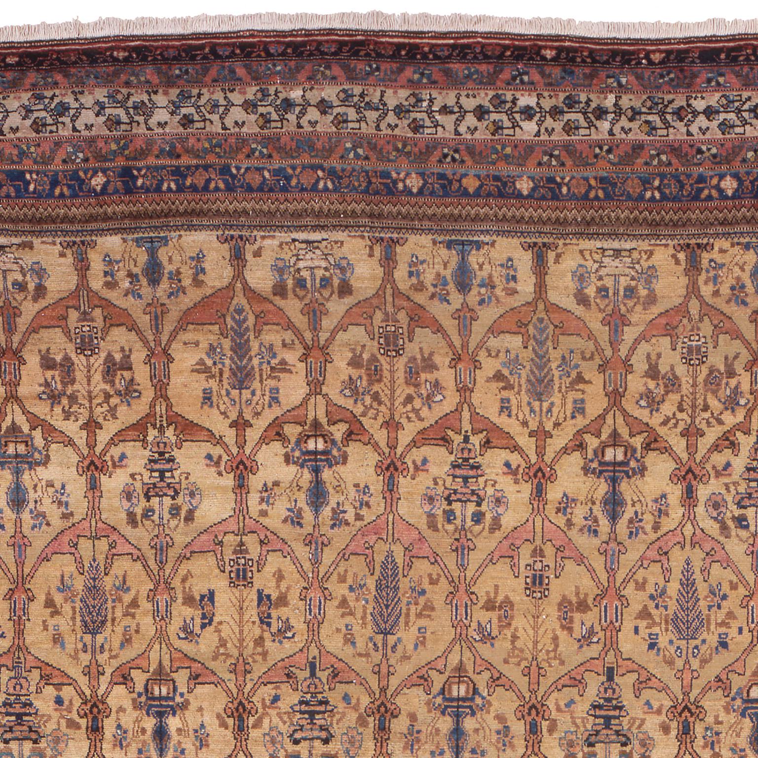 Late 19th Century Persian Baktiari Rug In Good Condition For Sale In New York, NY