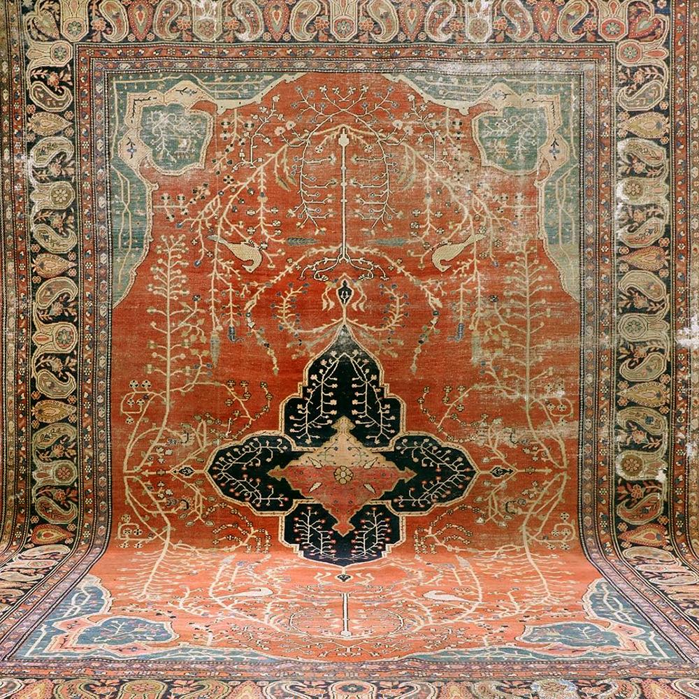 Late 19th Century Persian Farahan Carpet with Traditional Style For Sale 3