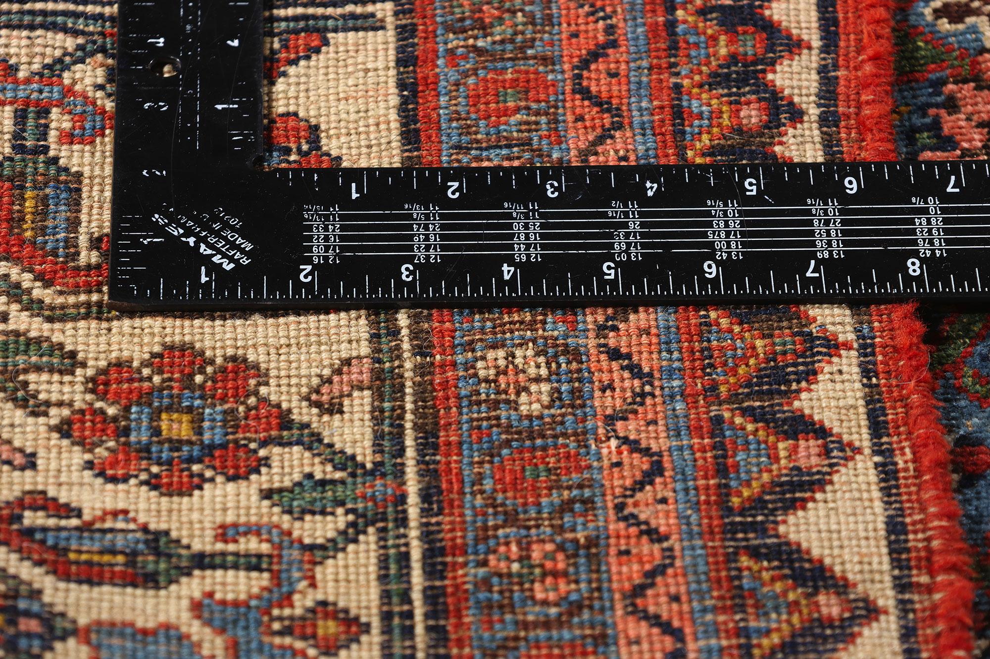 Noué à la main Tapis persan Halvai Bijar de style traditionnel de la fin du XIXe siècle en vente