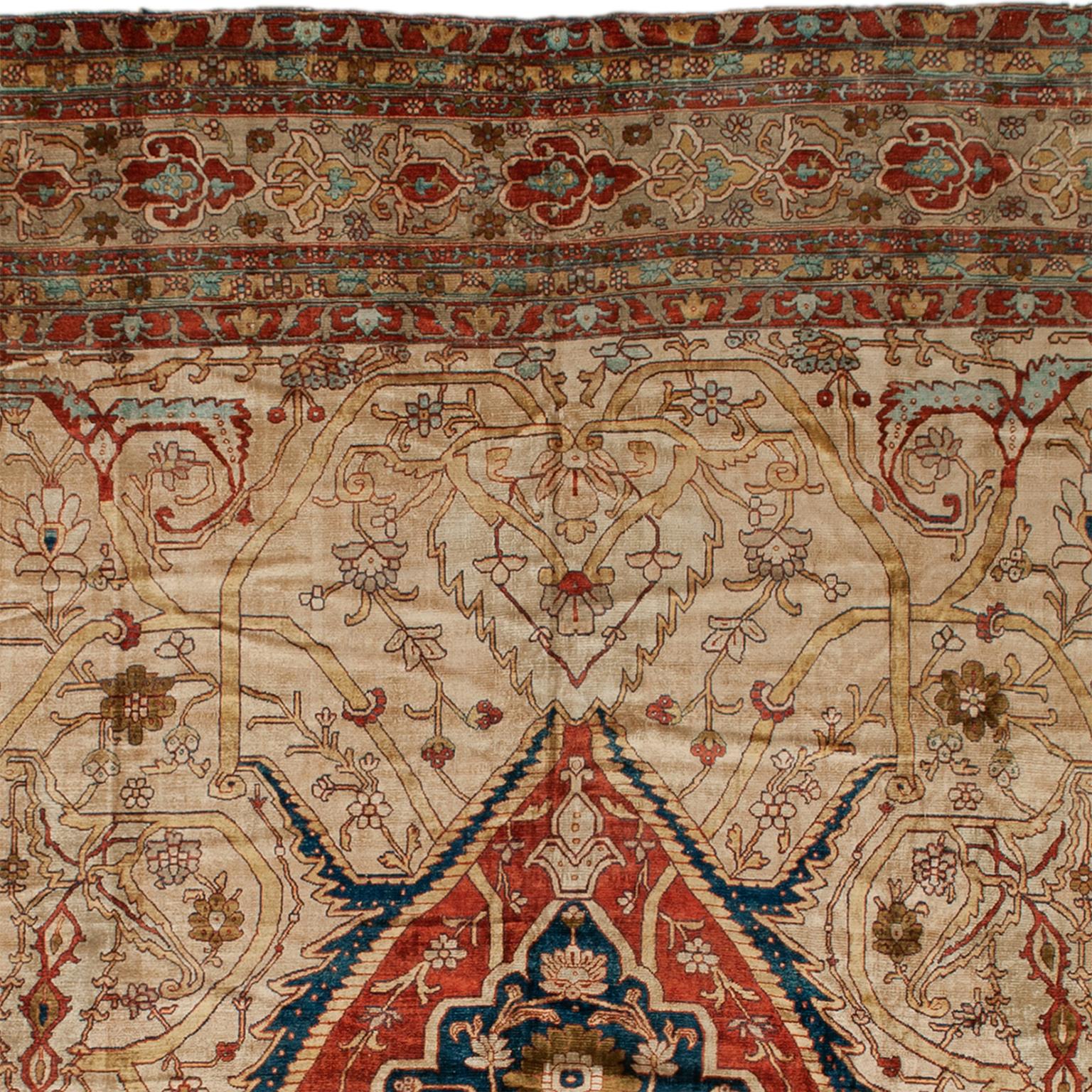 Late 19th Century Persian Heriz Silk Rug In Good Condition For Sale In New York, NY