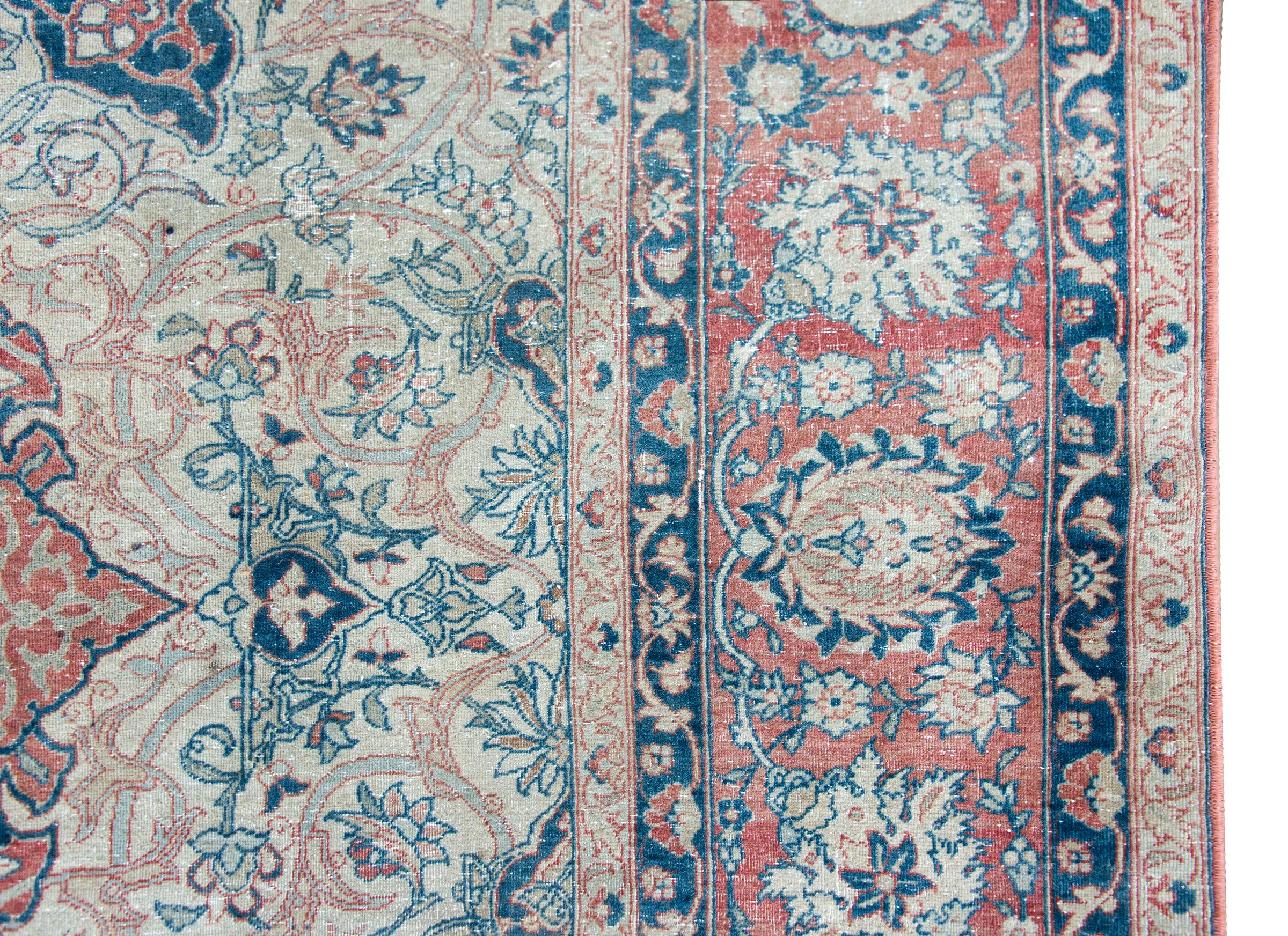 Late 19th Century Persian Isfahan Rug In Good Condition For Sale In Chicago, IL