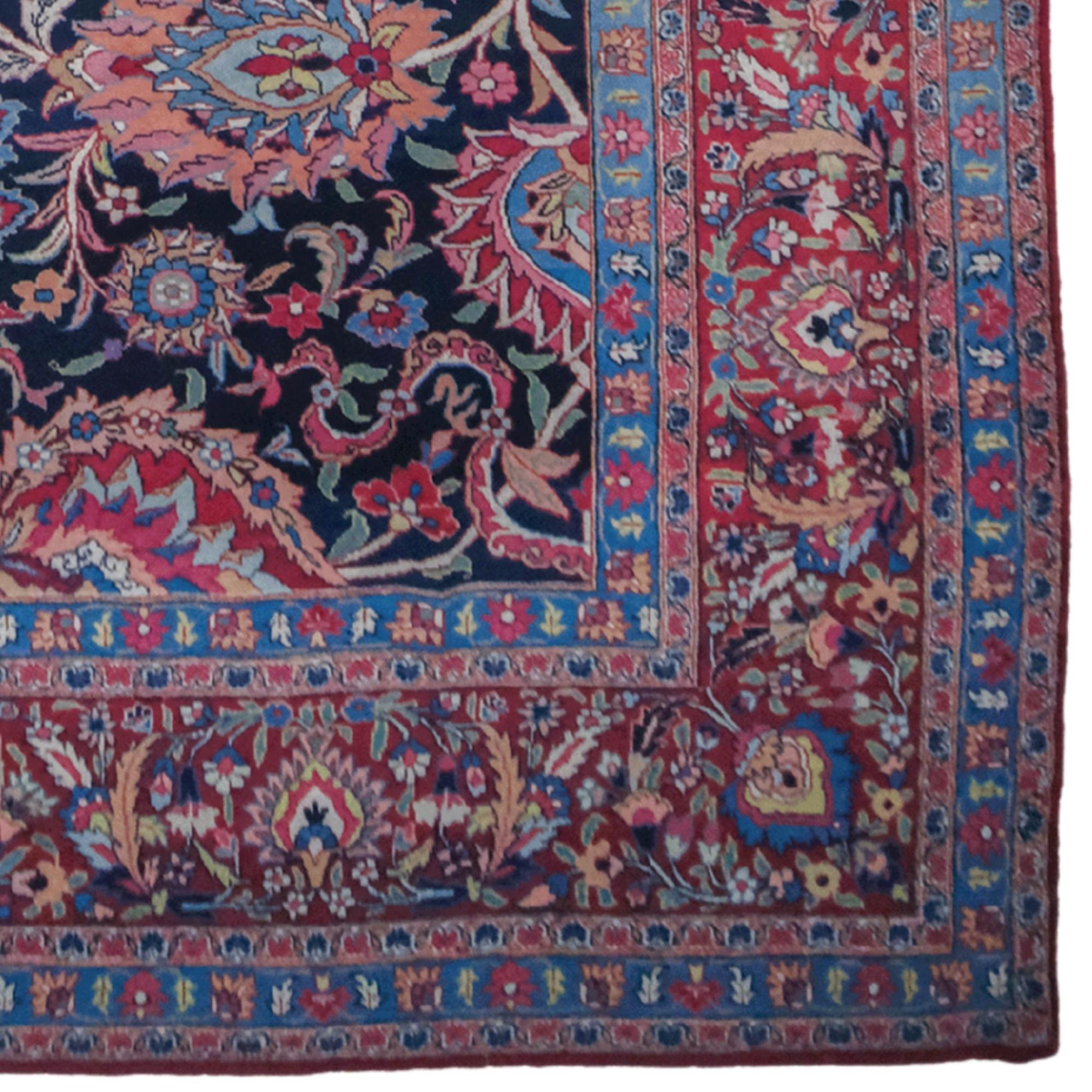 Tappeto persiano a maglie della fine del XIX secolo In condizioni buone in vendita a Sultanahmet, 34