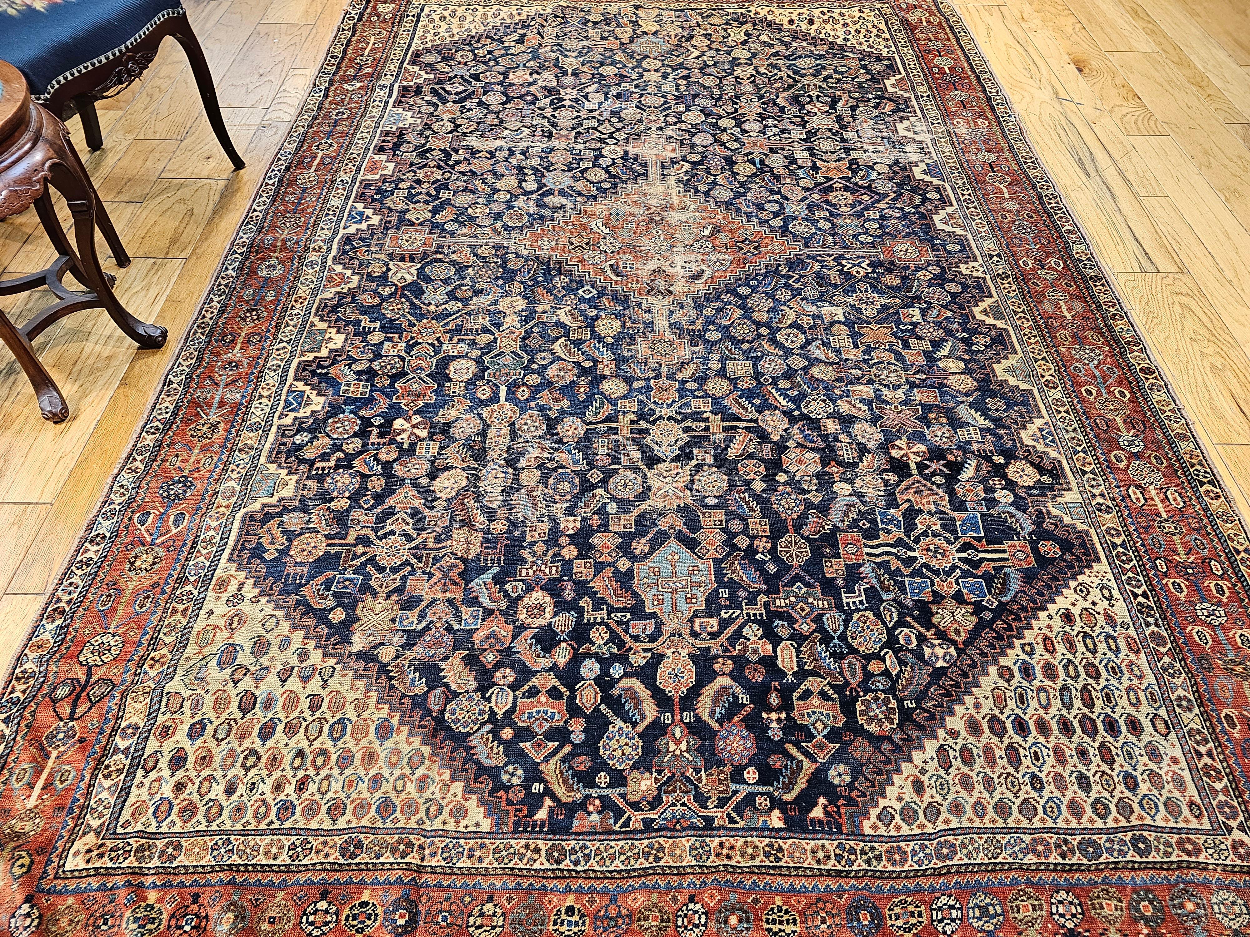 Tappeto persiano Qashqai Tribal Gallery della fine del XIX secolo in blu, rosso e avorio in vendita 10