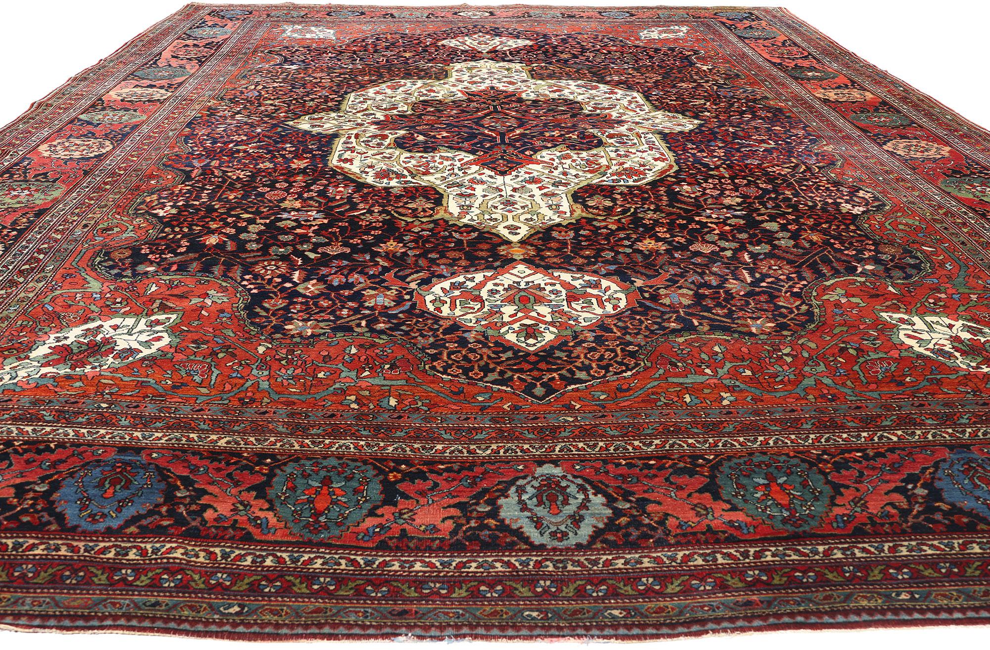 Colonial Revival Late 19th Century Persian Sarouk Farahan Rug with Traditional Style For Sale