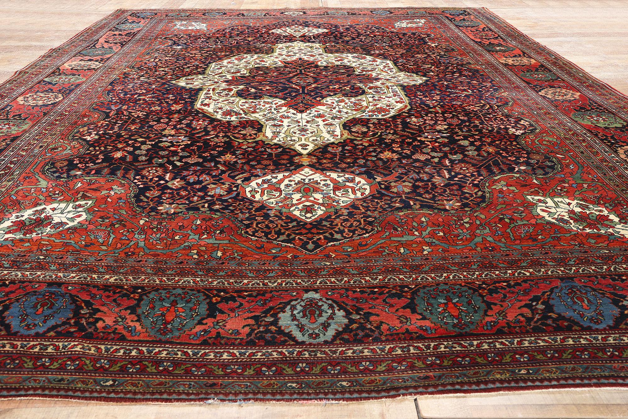 Late 19th Century Persian Sarouk Farahan Rug with Traditional Style For Sale 2