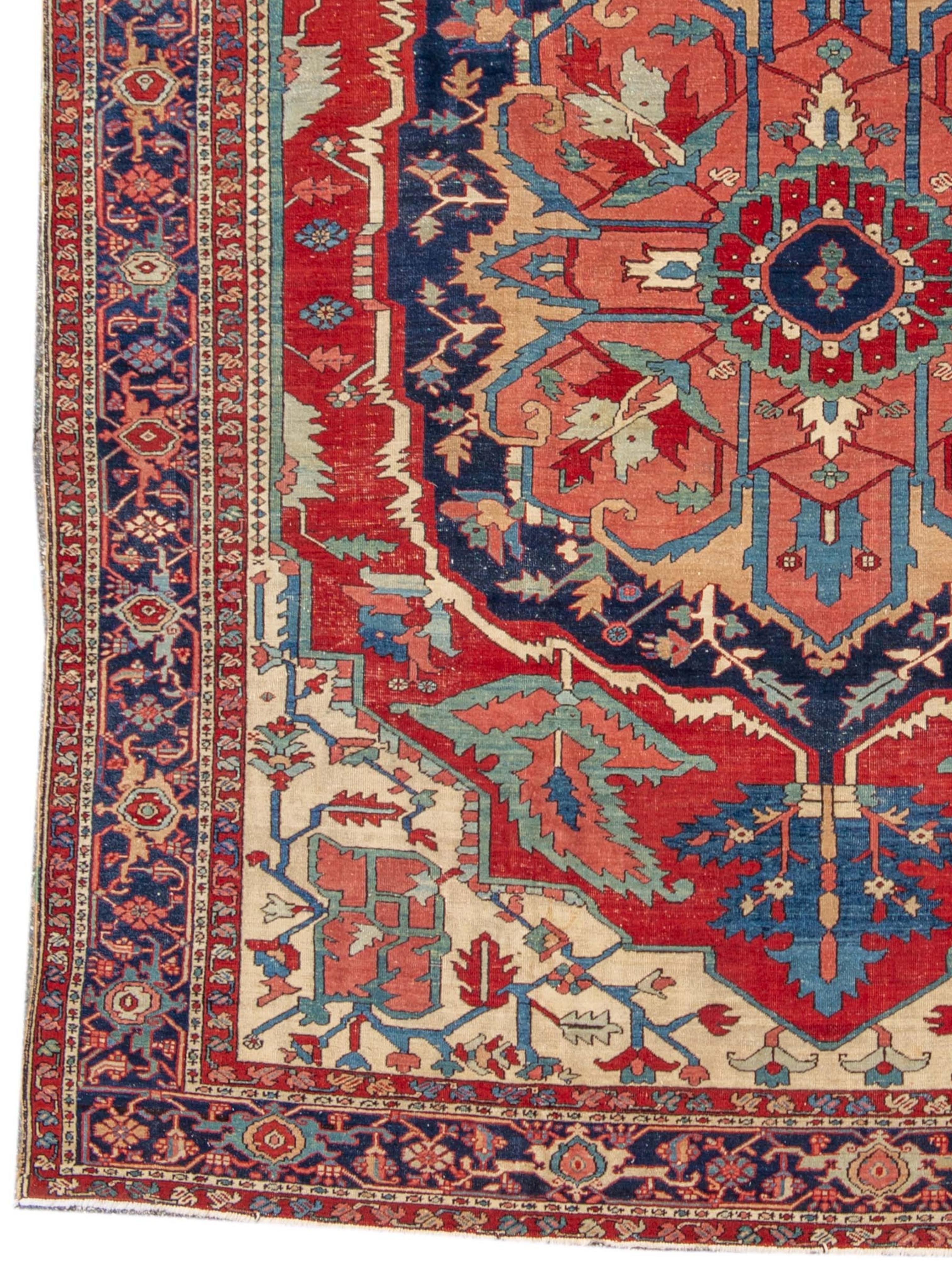 Late 19th Century Persian Serapi Rug, 10'0″ × 12'4″ In Good Condition For Sale In San Francisco, CA