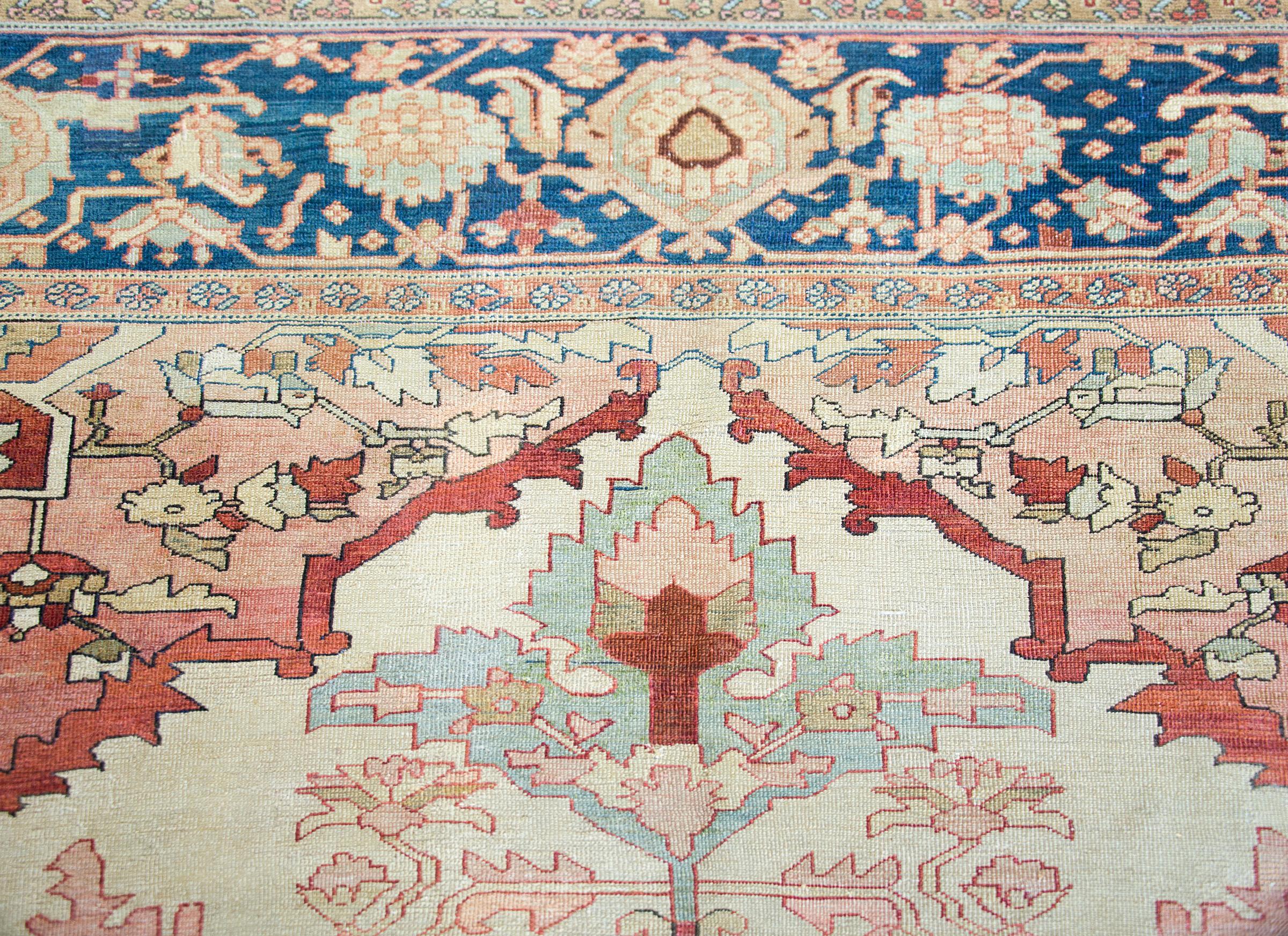 Persischer Serapi-Teppich aus dem späten 19. Jahrhundert im Angebot 5