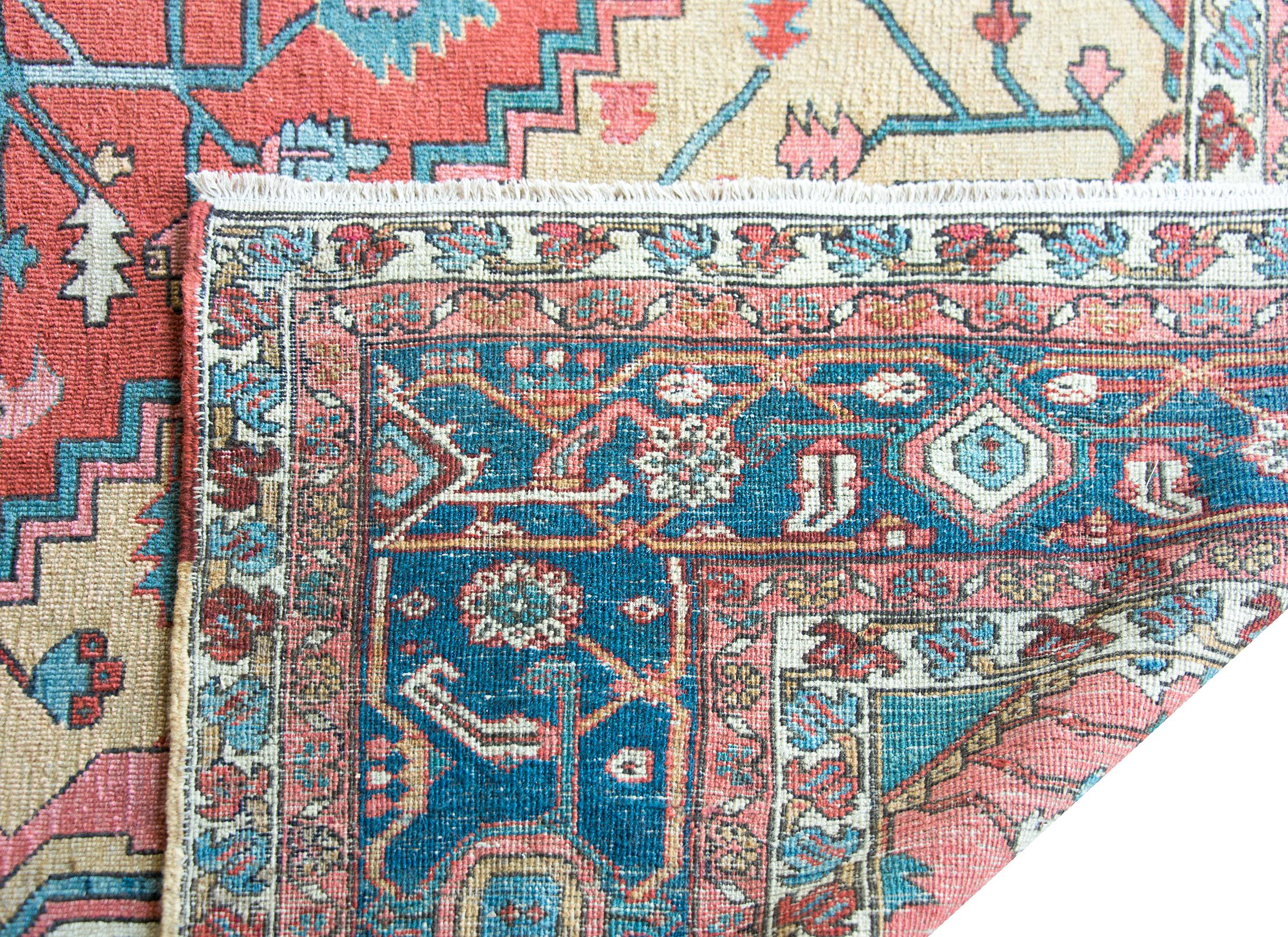 Late 19th Century Persian Serapi Rug For Sale 8