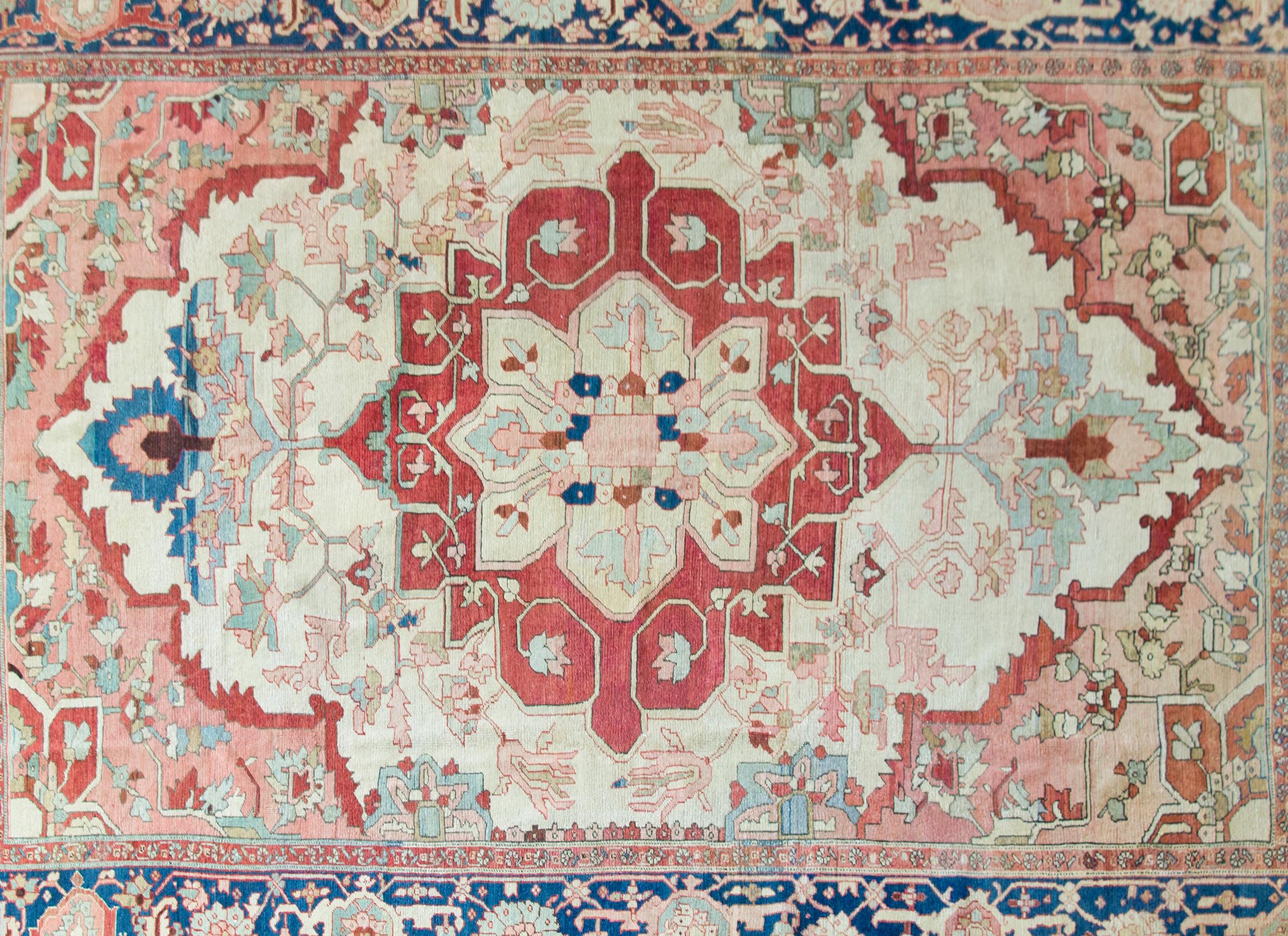 Persischer Serapi-Teppich aus dem späten 19. Jahrhundert (Handgeknüpft) im Angebot