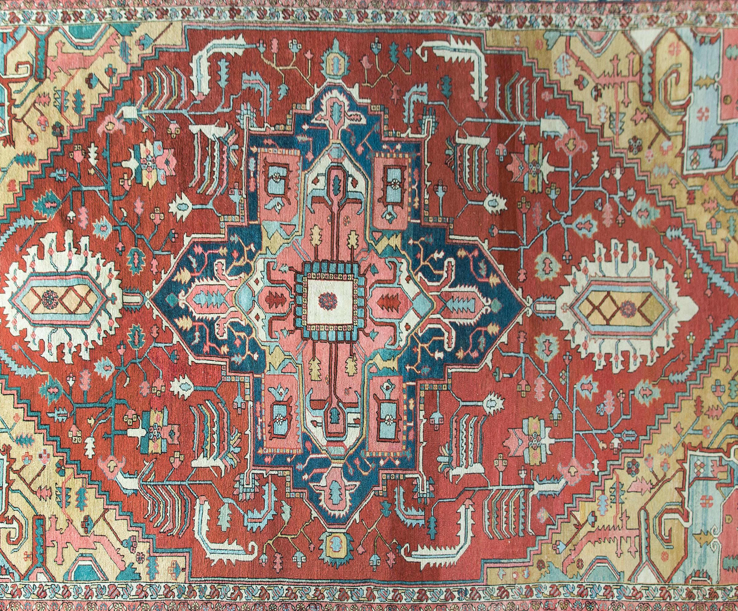 Hand-Knotted Late 19th Century Persian Serapi Rug For Sale