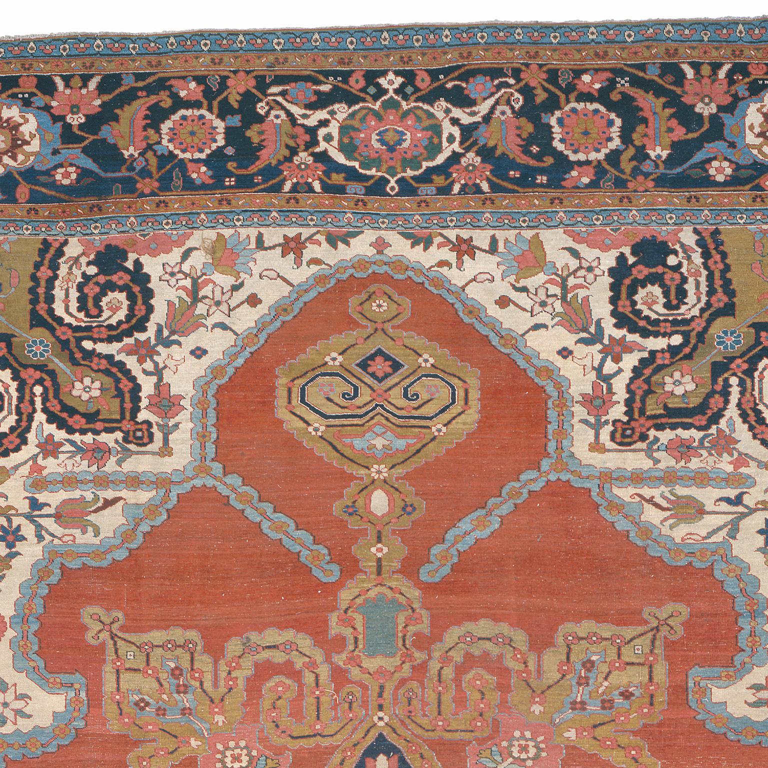 Late 19th Century Persian Serapi Rug In Good Condition For Sale In New York, NY