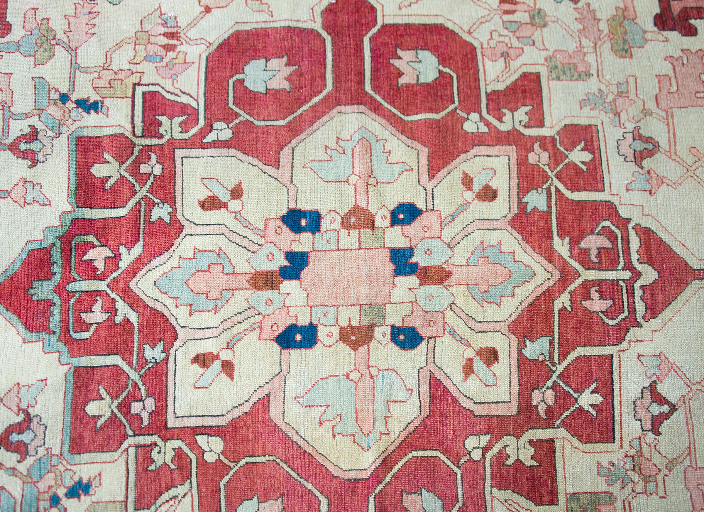 Persischer Serapi-Teppich aus dem späten 19. Jahrhundert im Zustand „Gut“ im Angebot in Chicago, IL
