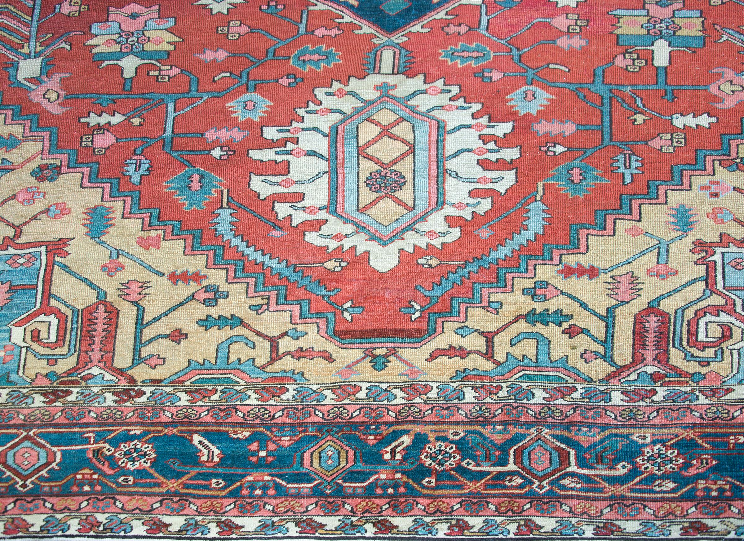 Persischer Serapi-Teppich, 19. Jahrhundert im Angebot 4