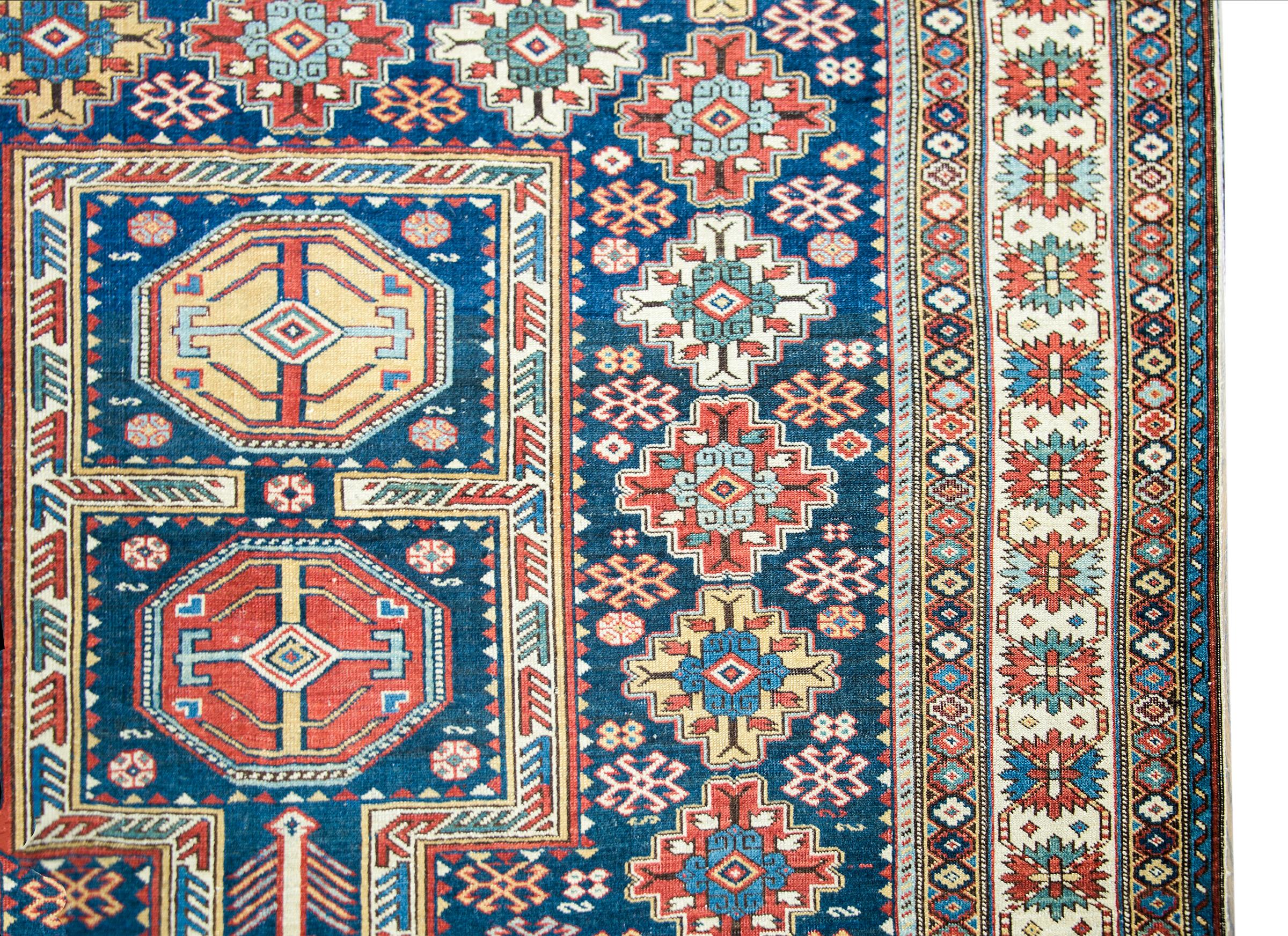 Late 19th Century Persian Shirvan Rug In Good Condition For Sale In Chicago, IL