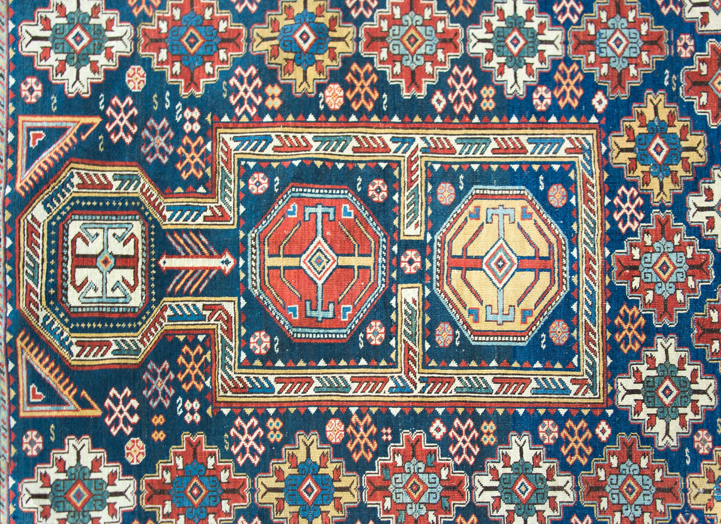 Persischer Schirwan-Teppich, 19. Jahrhundert im Angebot 1