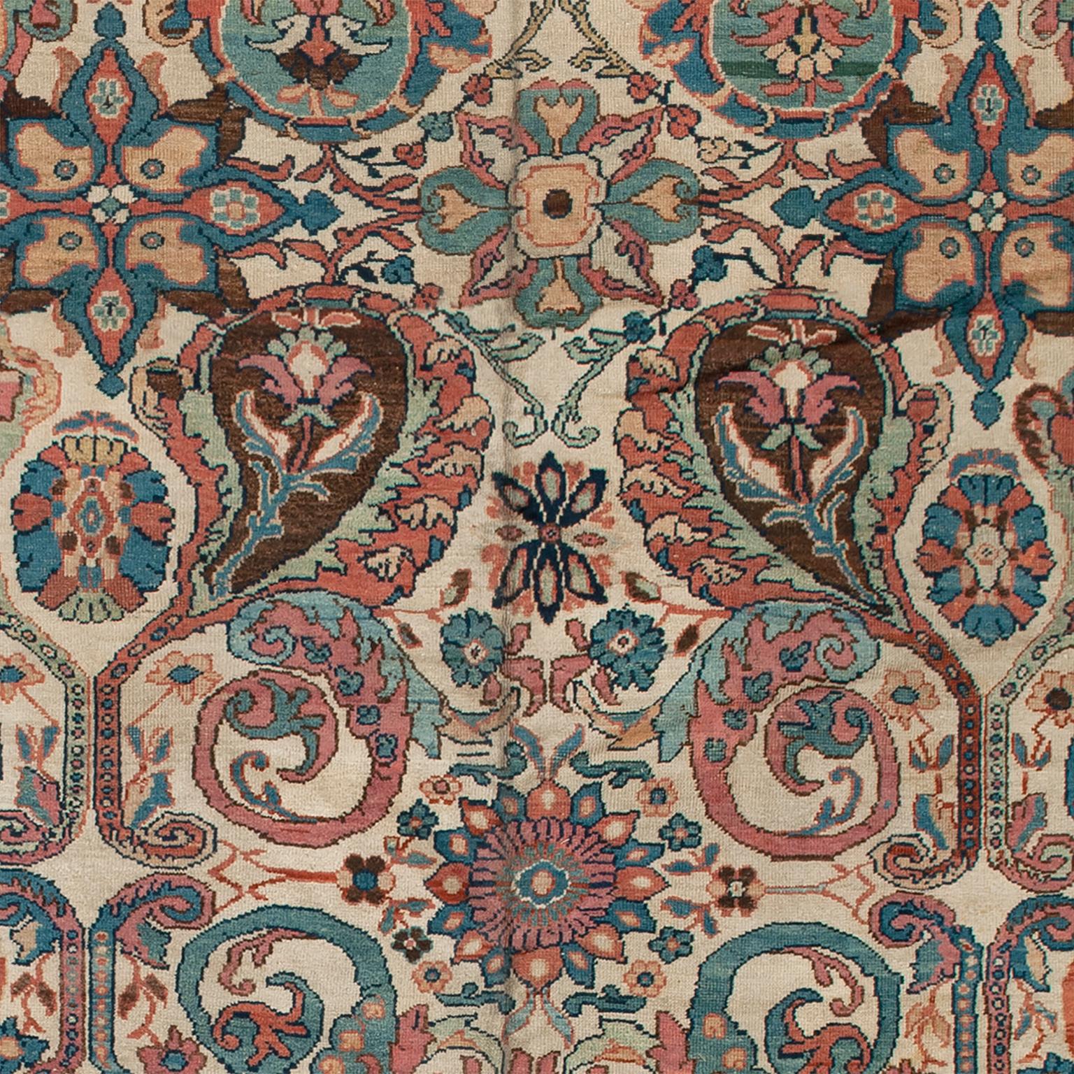 Hand-Woven Late 19th Century Persian Sultanabad Rug For Sale