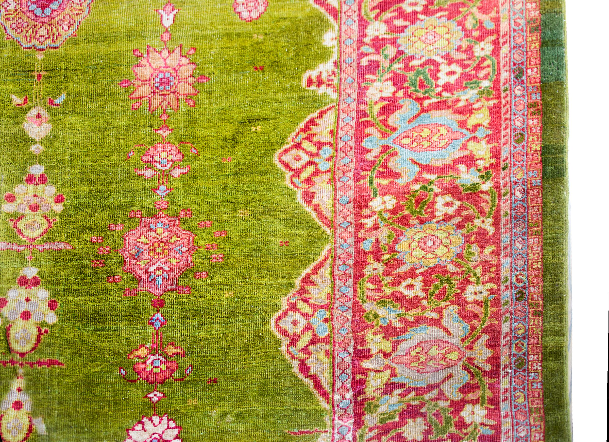 Persischer Sultanabad-Teppich des späten 19. Jahrhunderts im Angebot 3