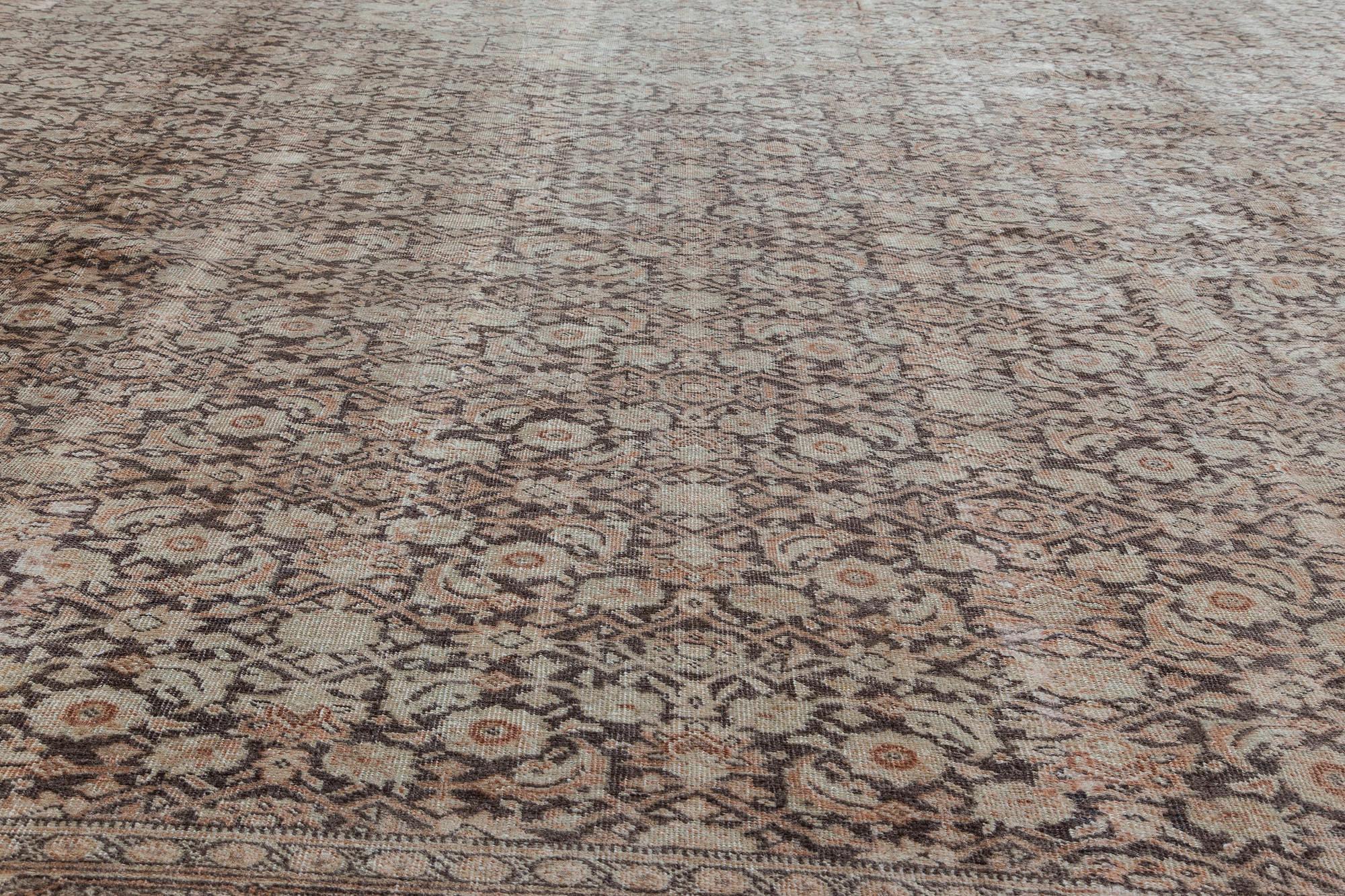 Authentic Late 19th Century Persian Tabriz Rug In Good Condition For Sale In New York, NY