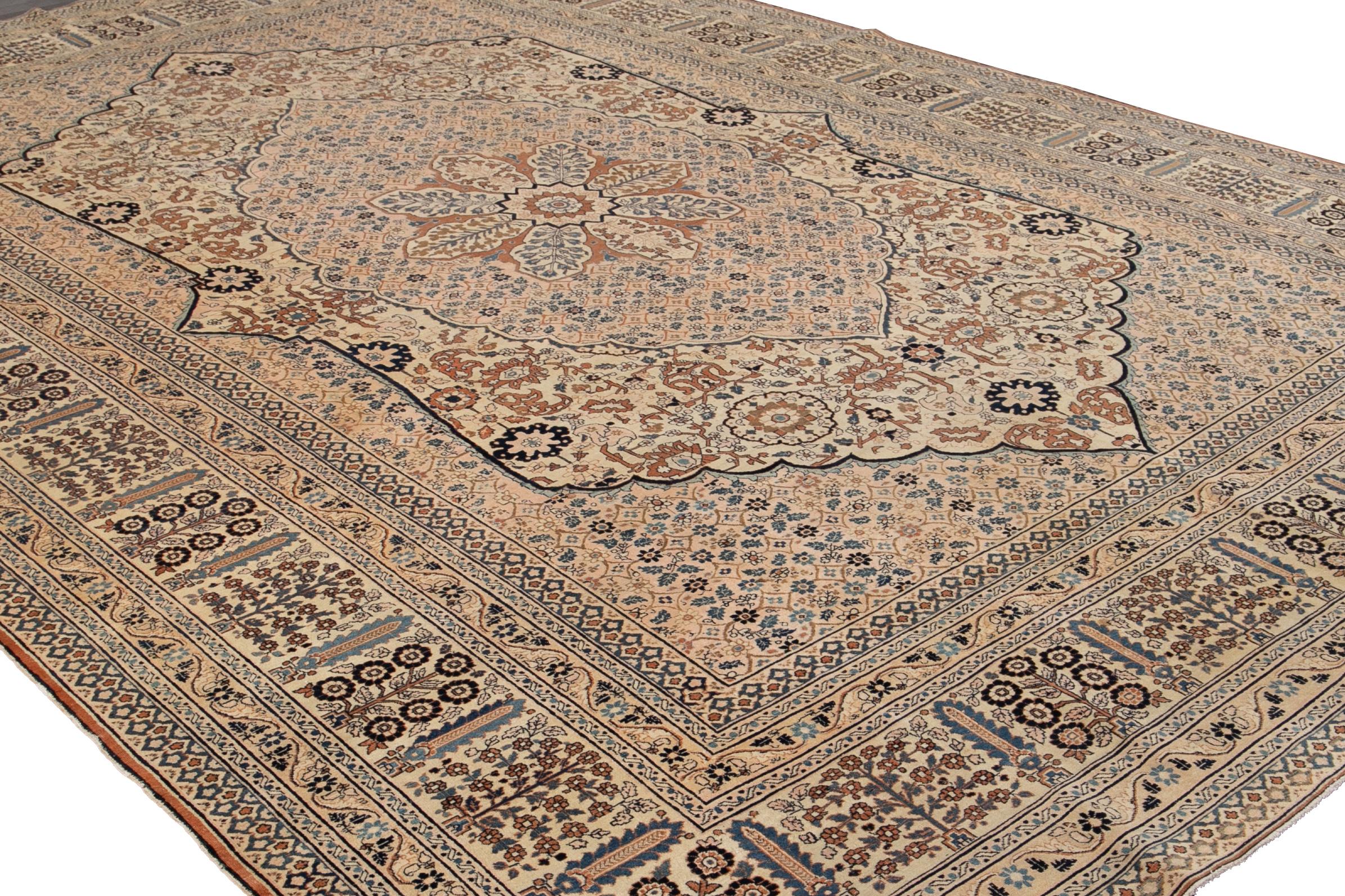 Late 19th Century Persian Tabriz Handmade Wool Rug For Sale 7
