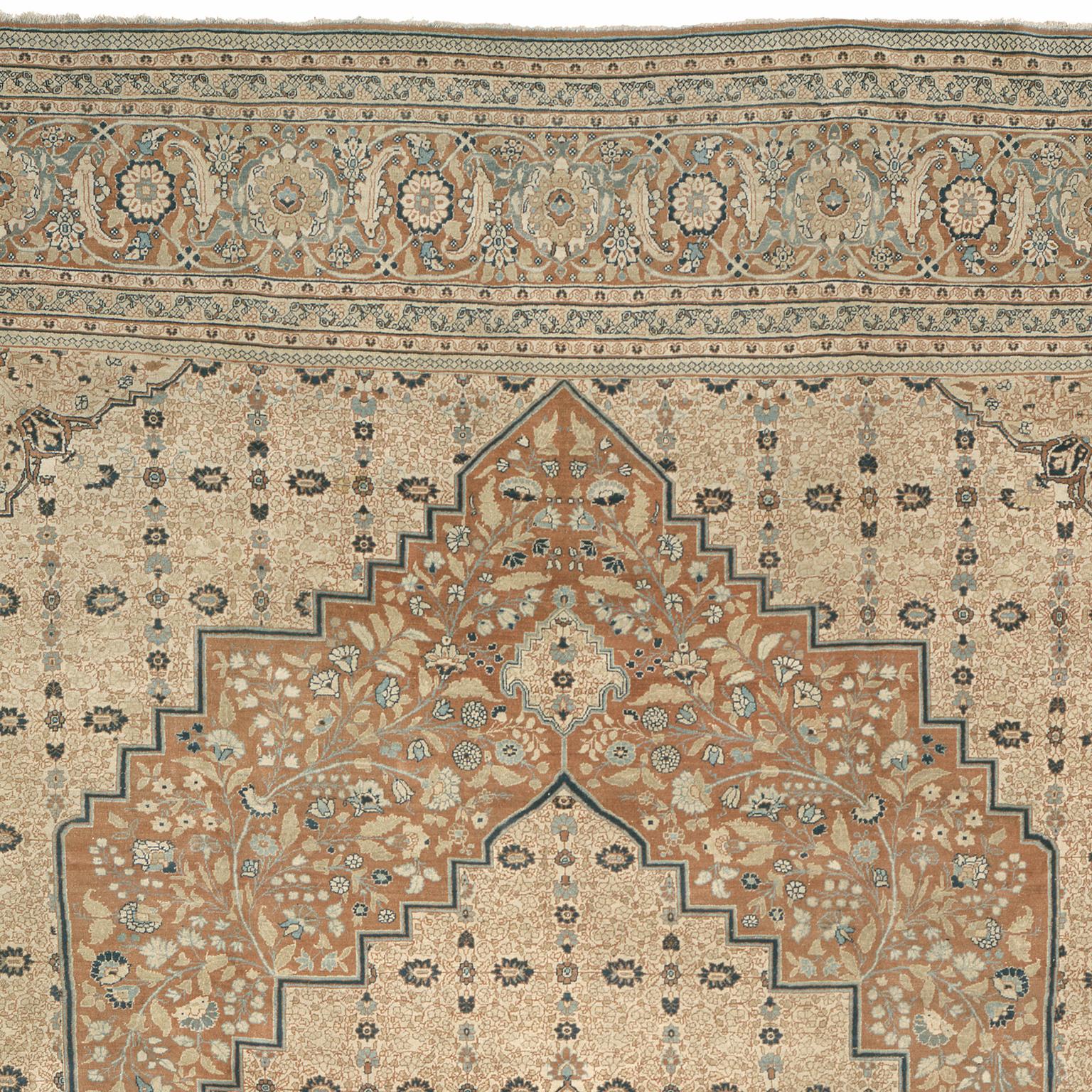 Persiano Tappeto persiano Tabriz della fine del XIX secolo in vendita
