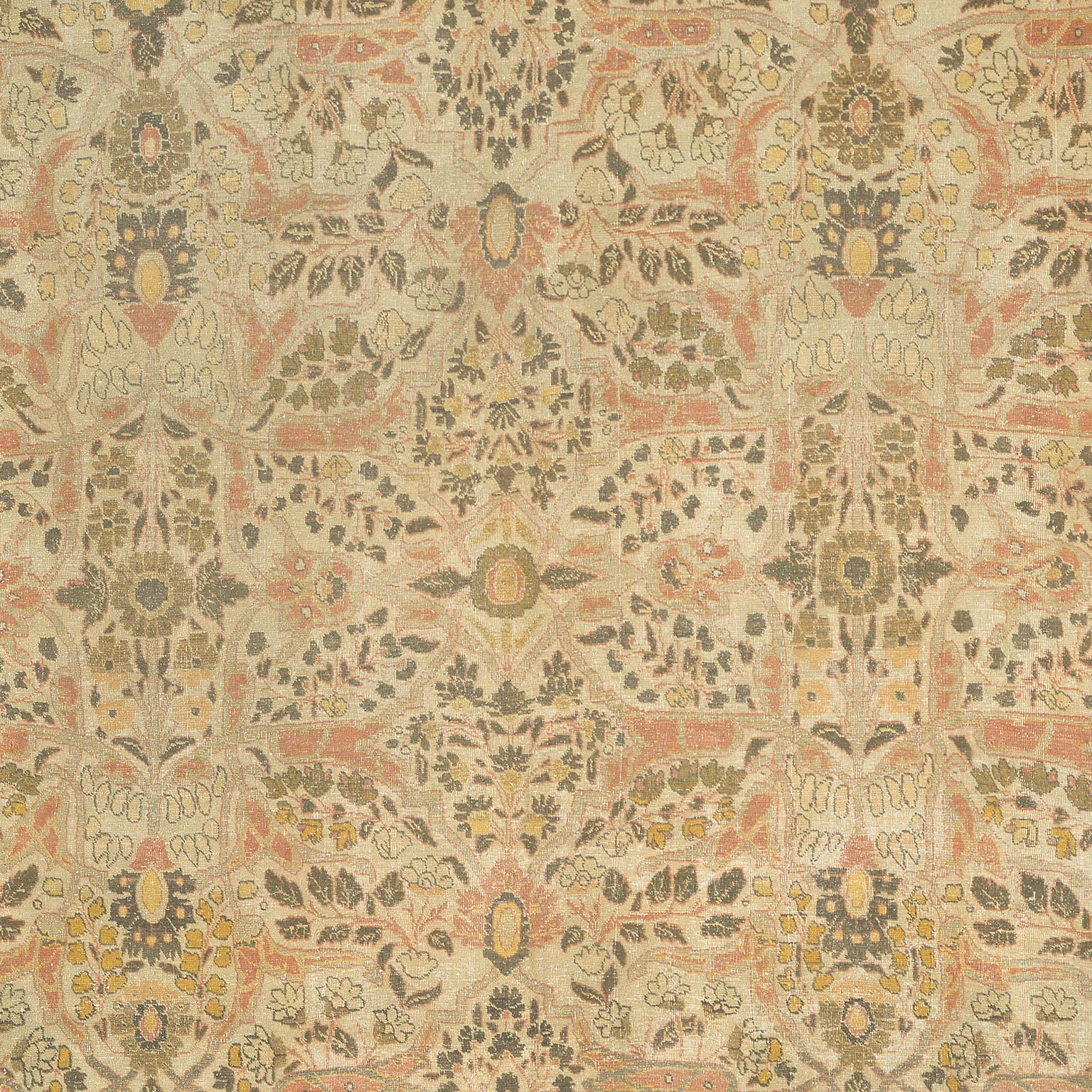 Persiano Late 19th Century Persian Tabriz Rug in vendita