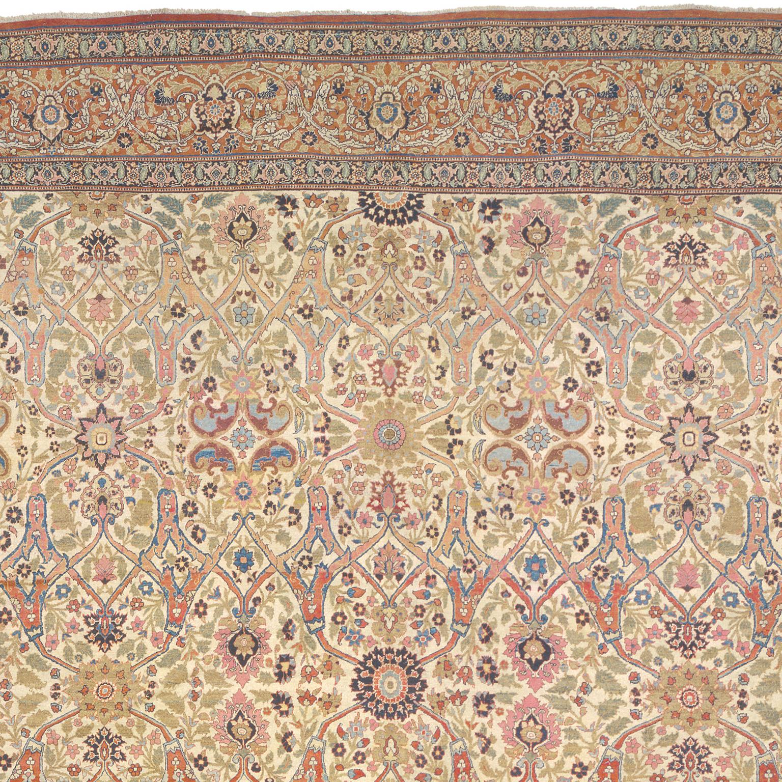 Late 19th Century Persian Tabriz Rug In Good Condition For Sale In New York, NY