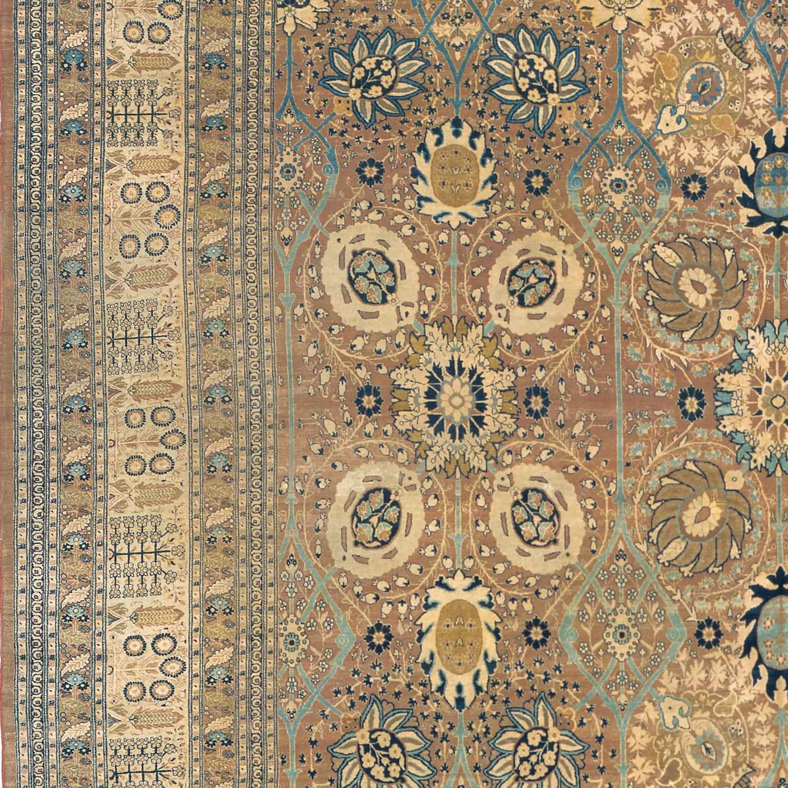 Tapis persan de Tabriz de la fin du XIXe siècle Bon état - En vente à New York, NY