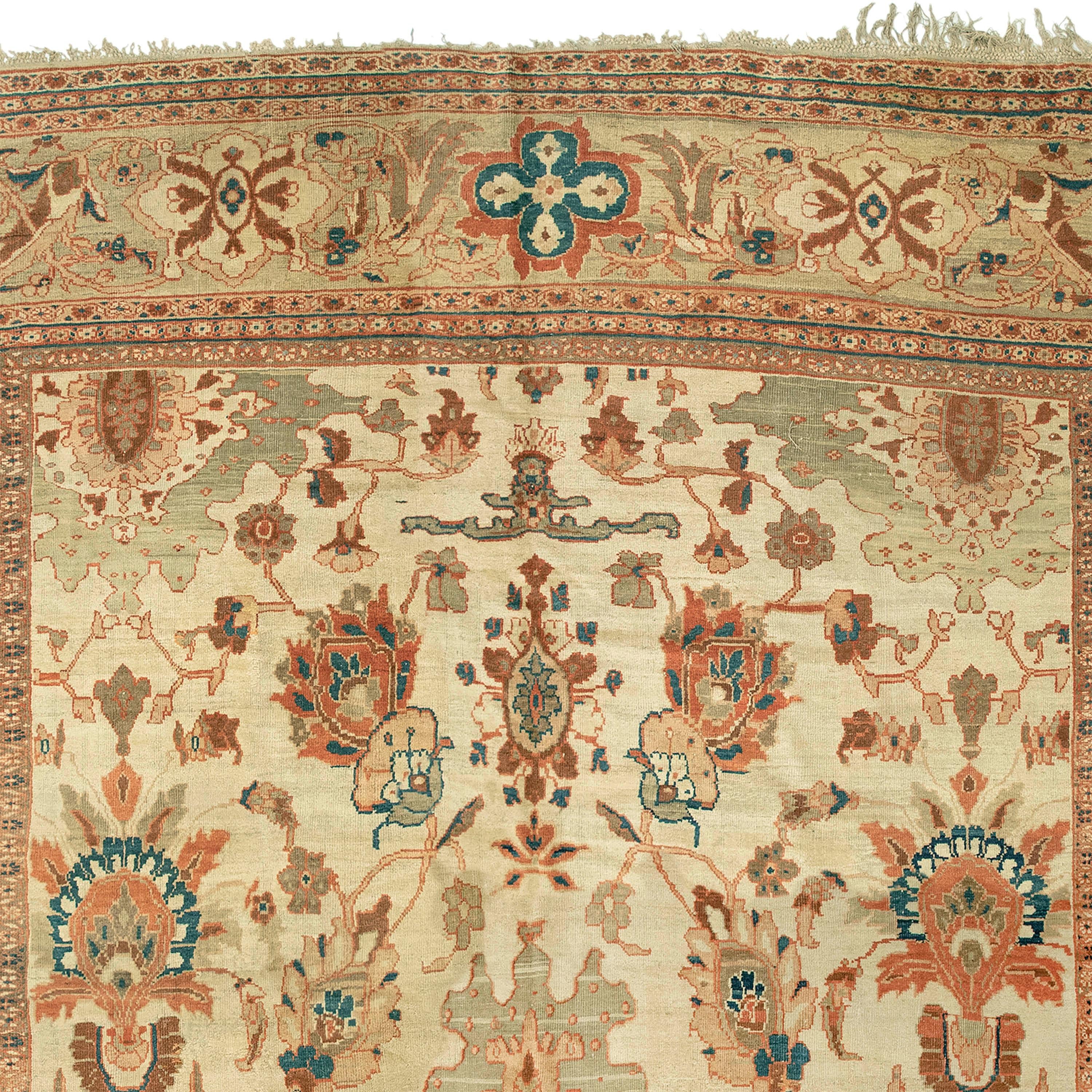 Late 19th Century Persian Ziegler Sultanabad Rug In Good Condition For Sale In New York, NY