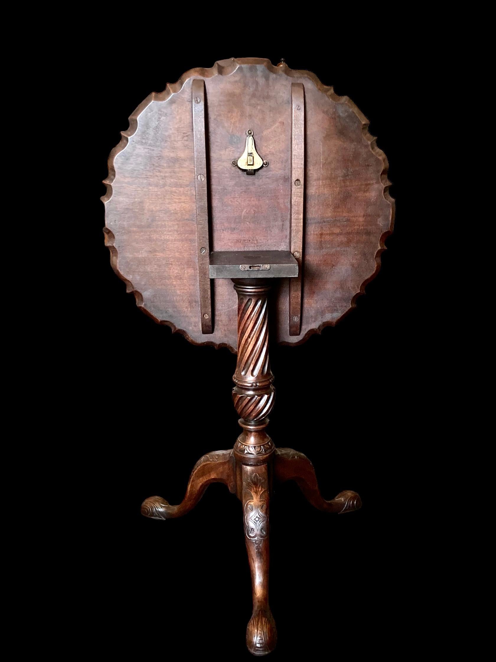 Late 19th Century Pie Crust Occasional Table In Excellent Condition For Sale In Reepham, GB