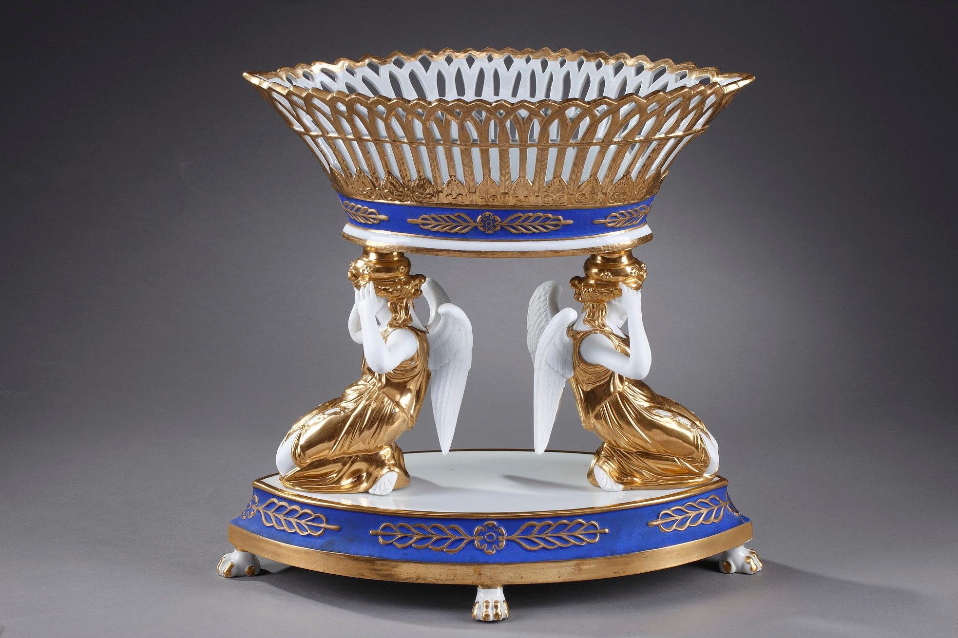 Greco Roman Late 19th Century Porcelain Centerpiece in Dagoty Style