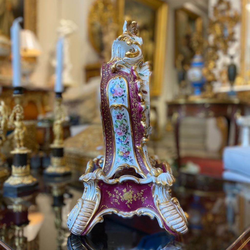 Horloge en porcelaine de la fin du 19e siècle par Jacob Petit Bon état - En vente à NICE, FR