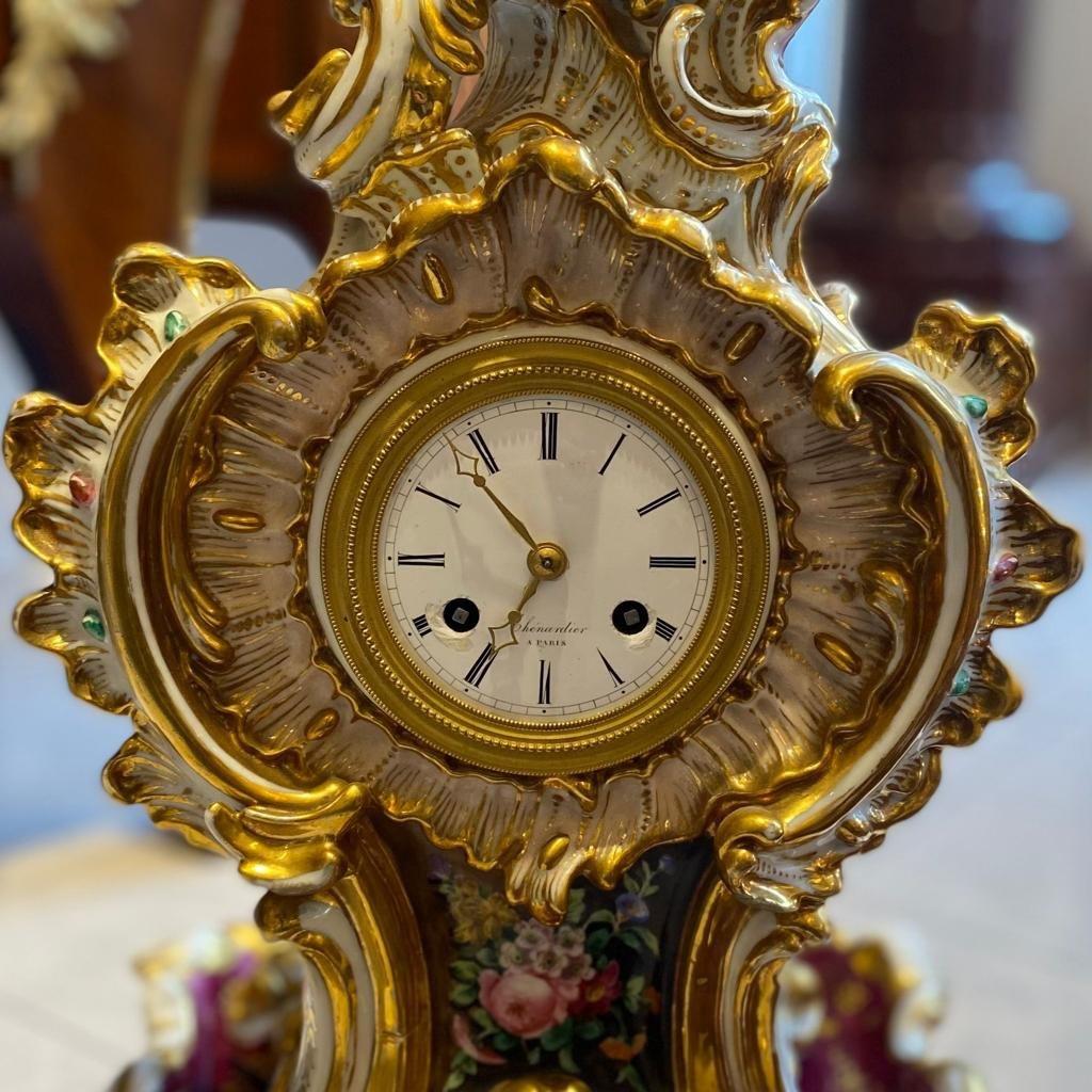 Porcelaine Horloge en porcelaine de la fin du 19e siècle par Jacob Petit en vente