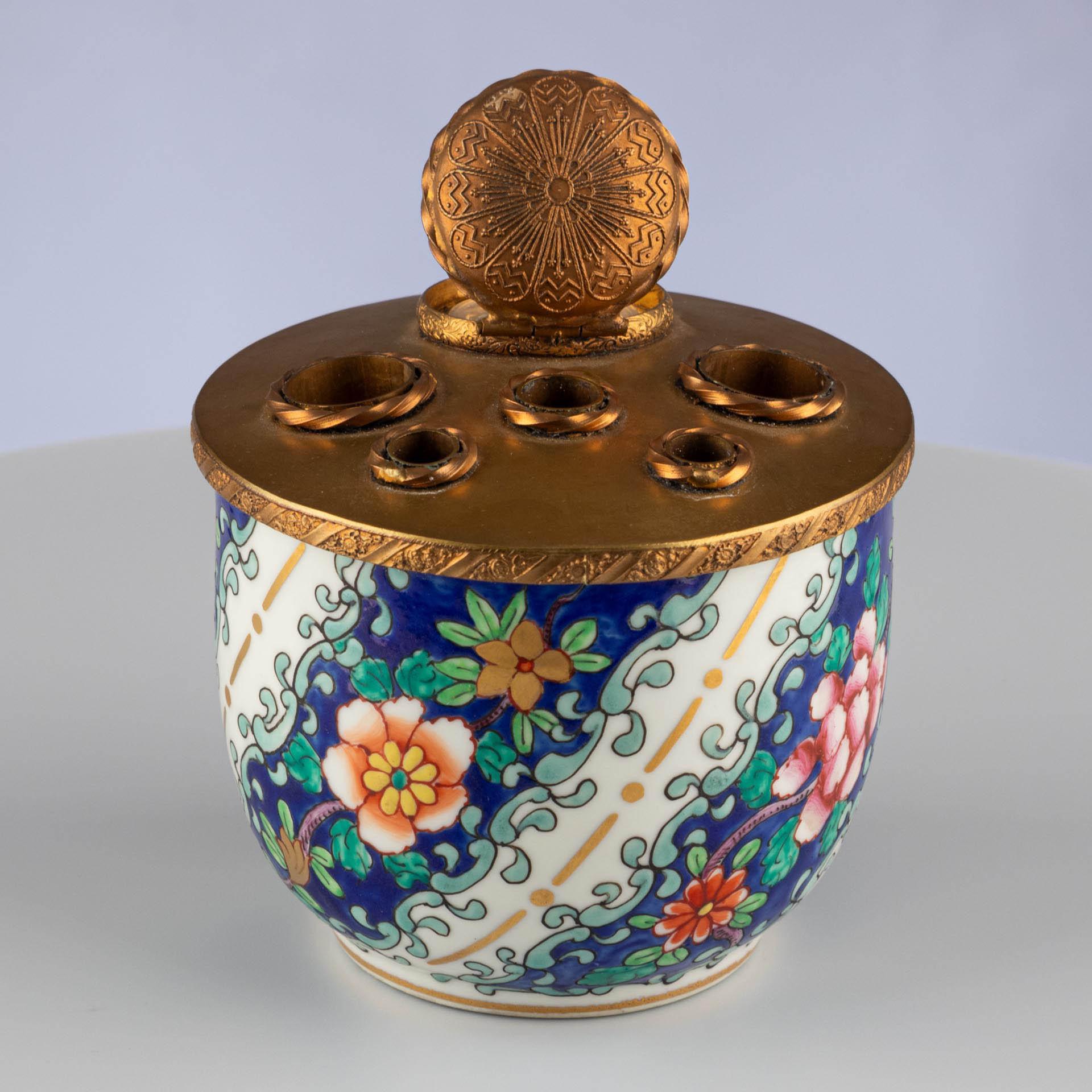Late 19th Century Porcelain Inkwell With Gilt Bronze Mount For Sale 2
