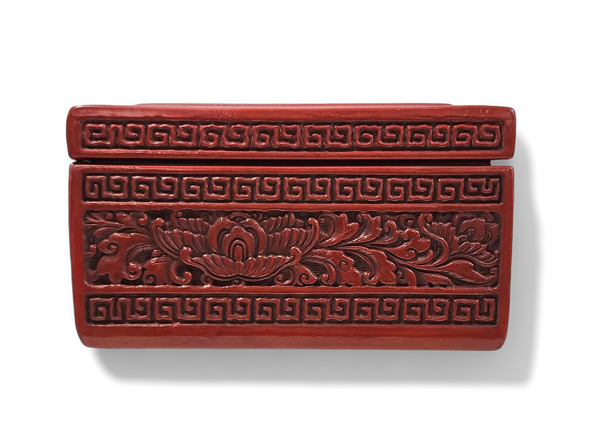 Late 19th Century Qing Carved Lacquer and Varnished Wood Decorative Box, China For Sale 2