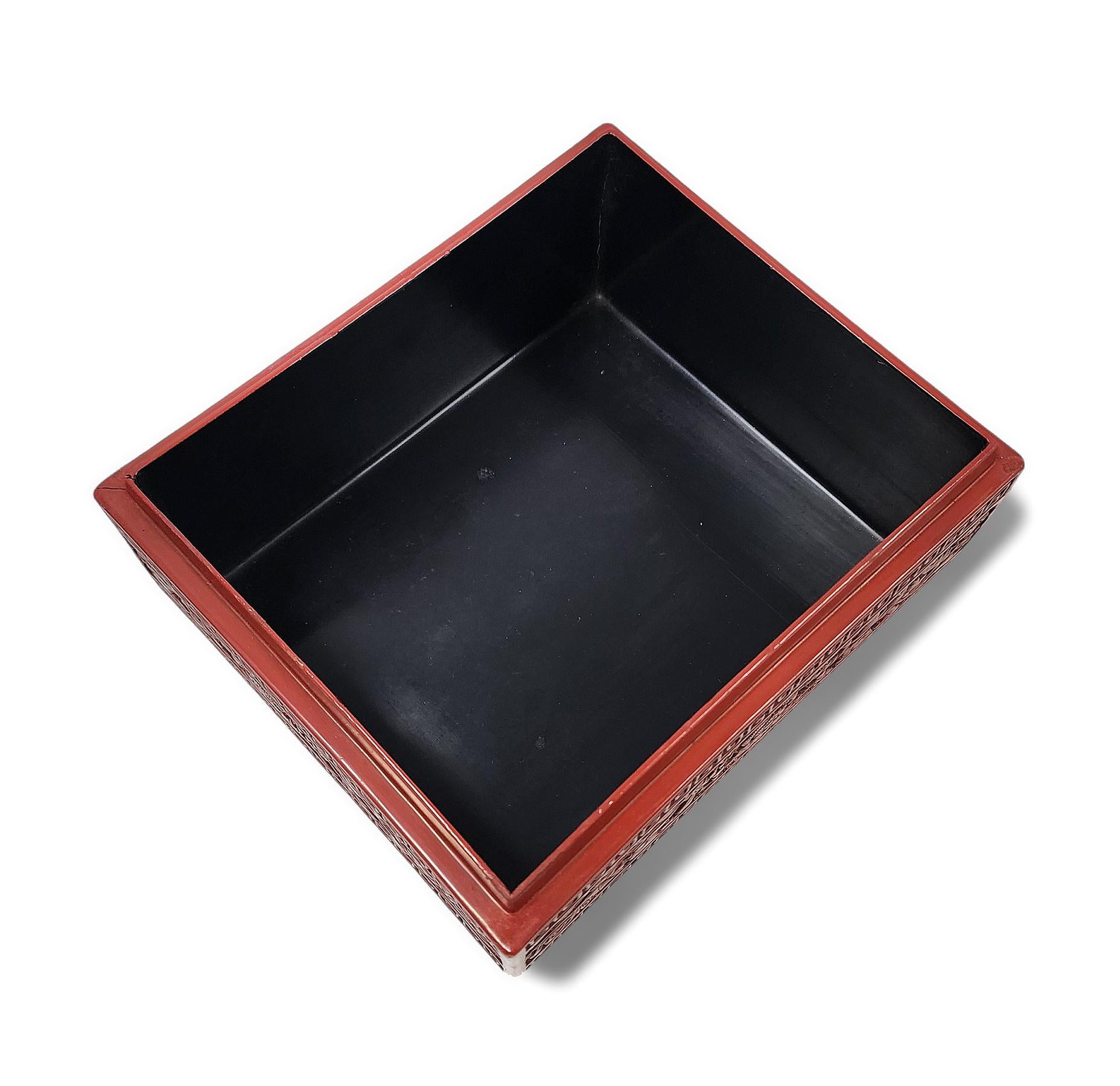 Late 19th Century Qing Carved Lacquer and Varnished Wood Decorative Box, China For Sale 4