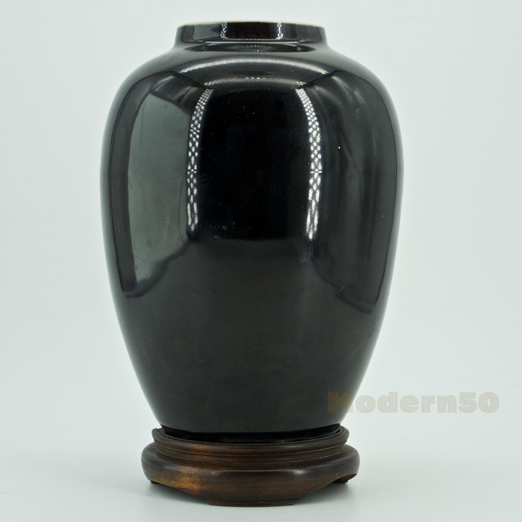 Glazed Late 19th Century Qing Dynasty Chinese Black Mirror Kangxi Jar Vase in Stand