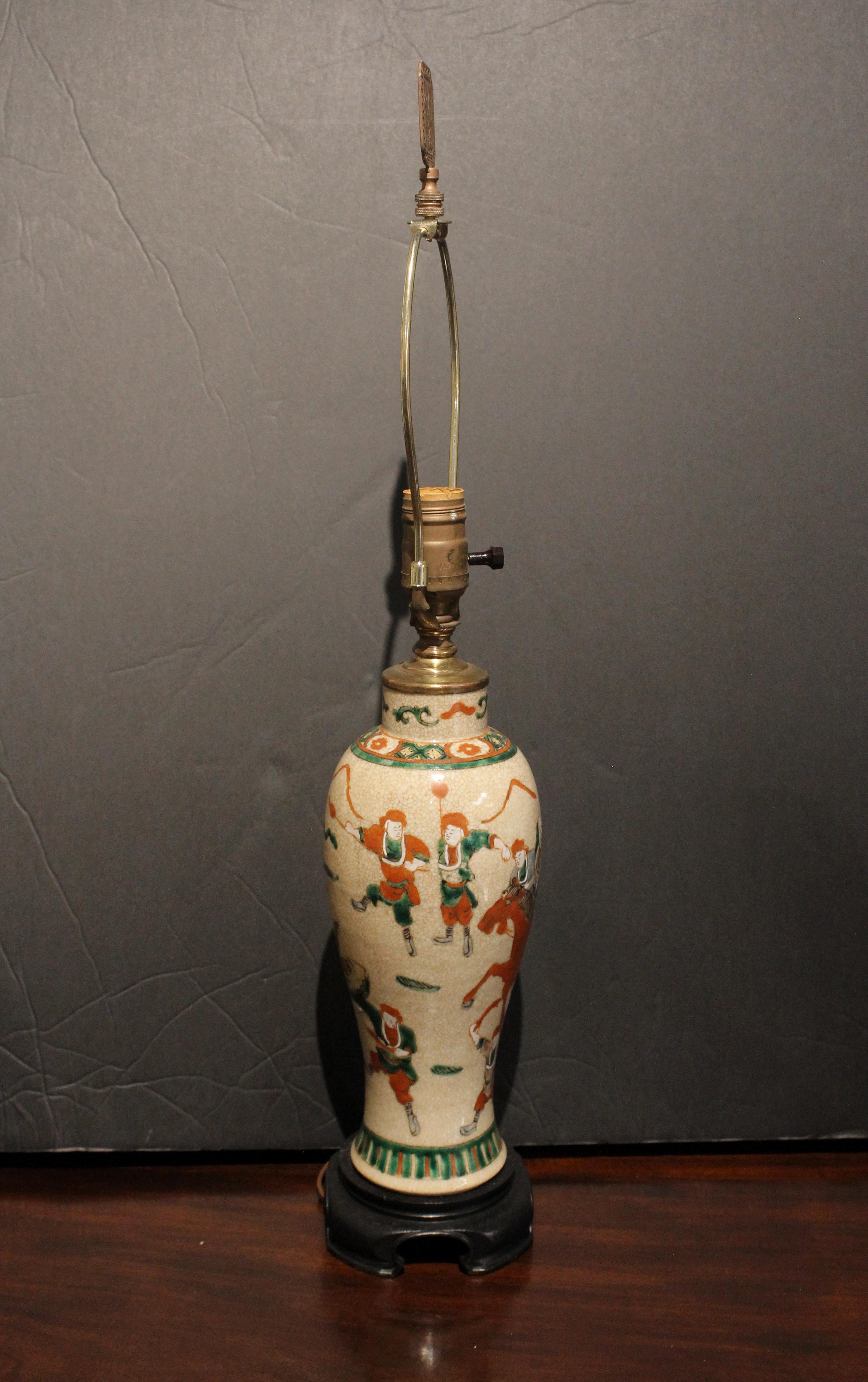  Late 19th Century Qing Dynasty Pair of Nanking Crackle Glaze Vase Lamps In Good Condition In Chapel Hill, NC
