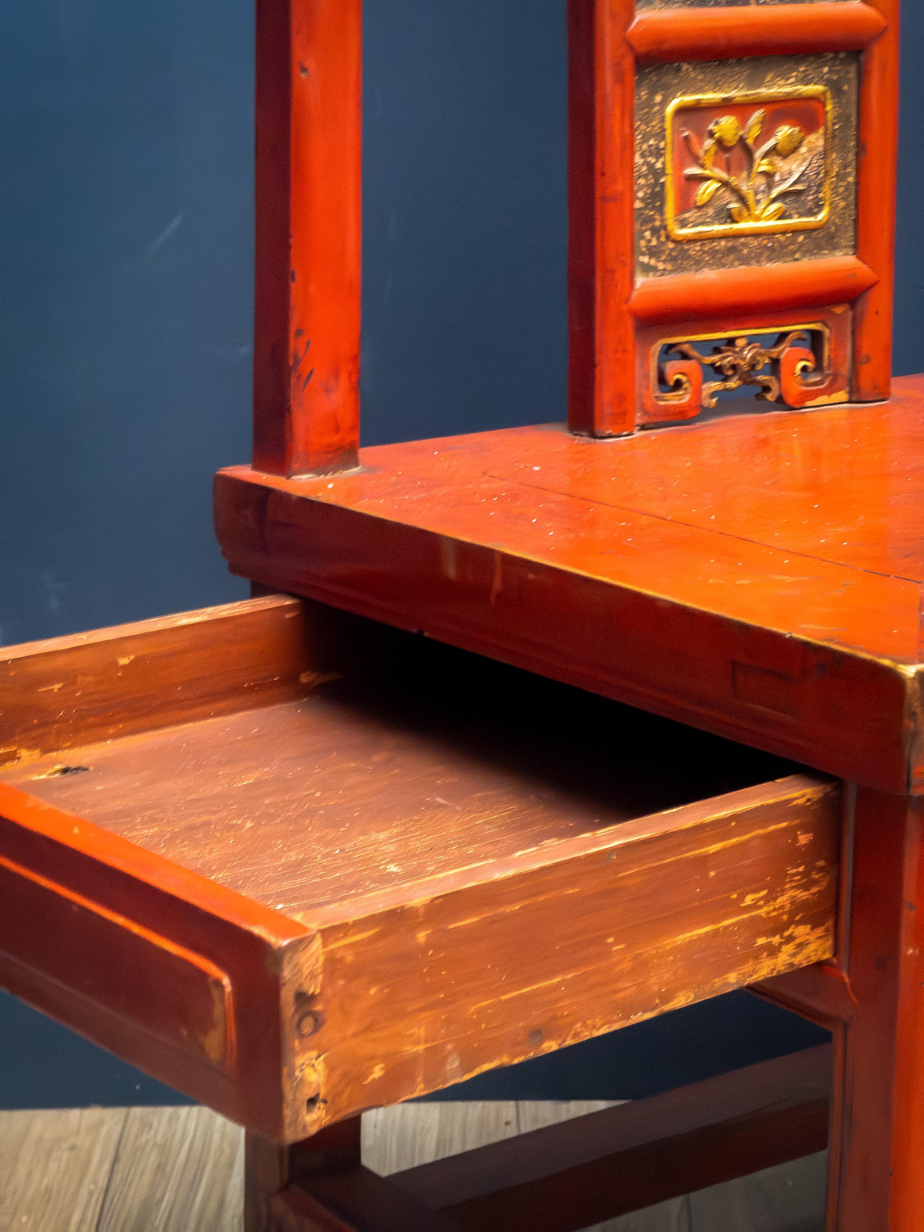 Chinoiserie Late 19th Century Qing Dynasty Red Lacquered and Parcel-Gilt Altar Chair For Sale