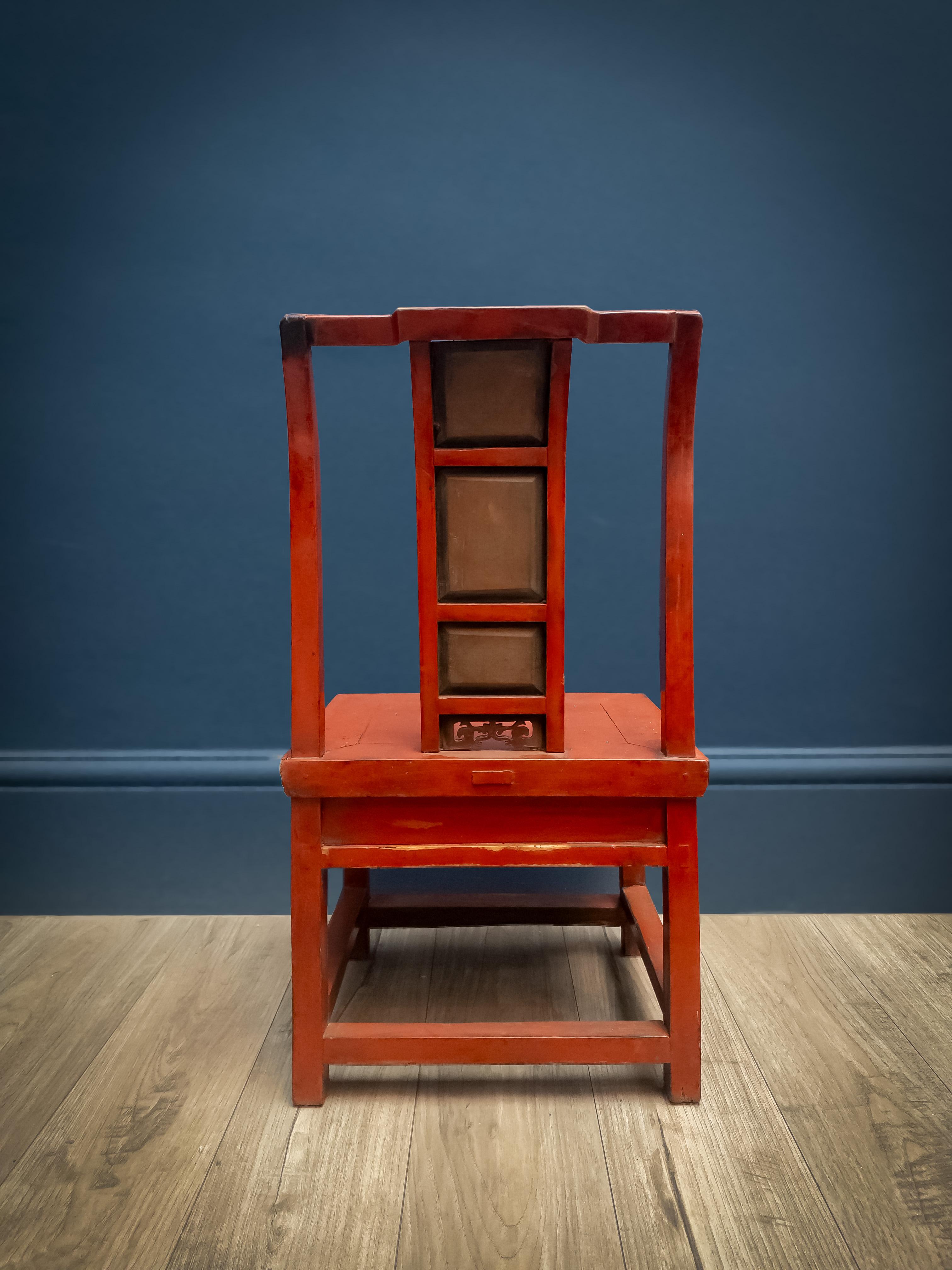 Chinese Late 19th Century Qing Dynasty Red Lacquered and Parcel-Gilt Altar Chair For Sale