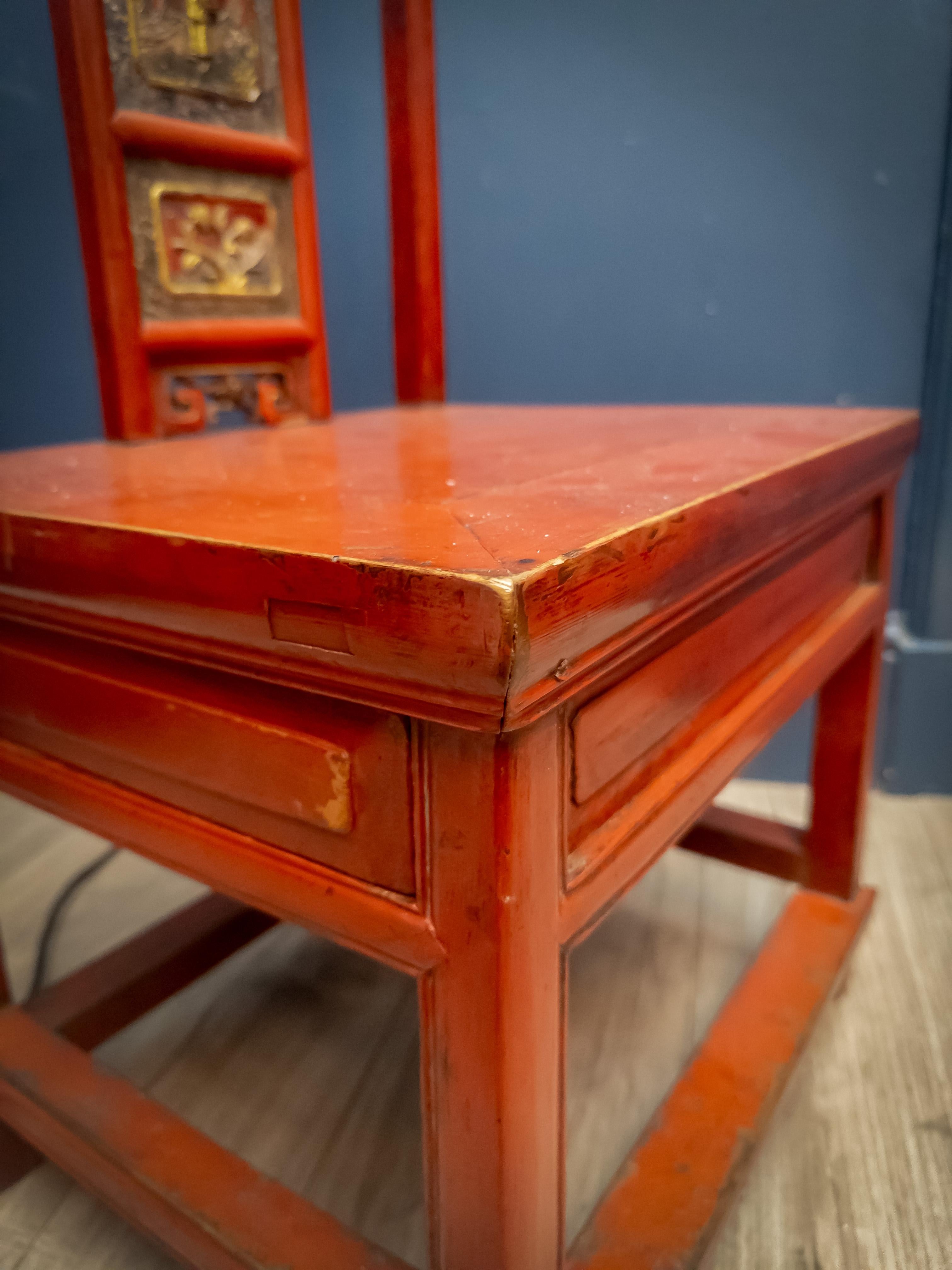 Late 19th Century Qing Dynasty Red Lacquered and Parcel-Gilt Altar Chair In Fair Condition For Sale In Glasgow, GB