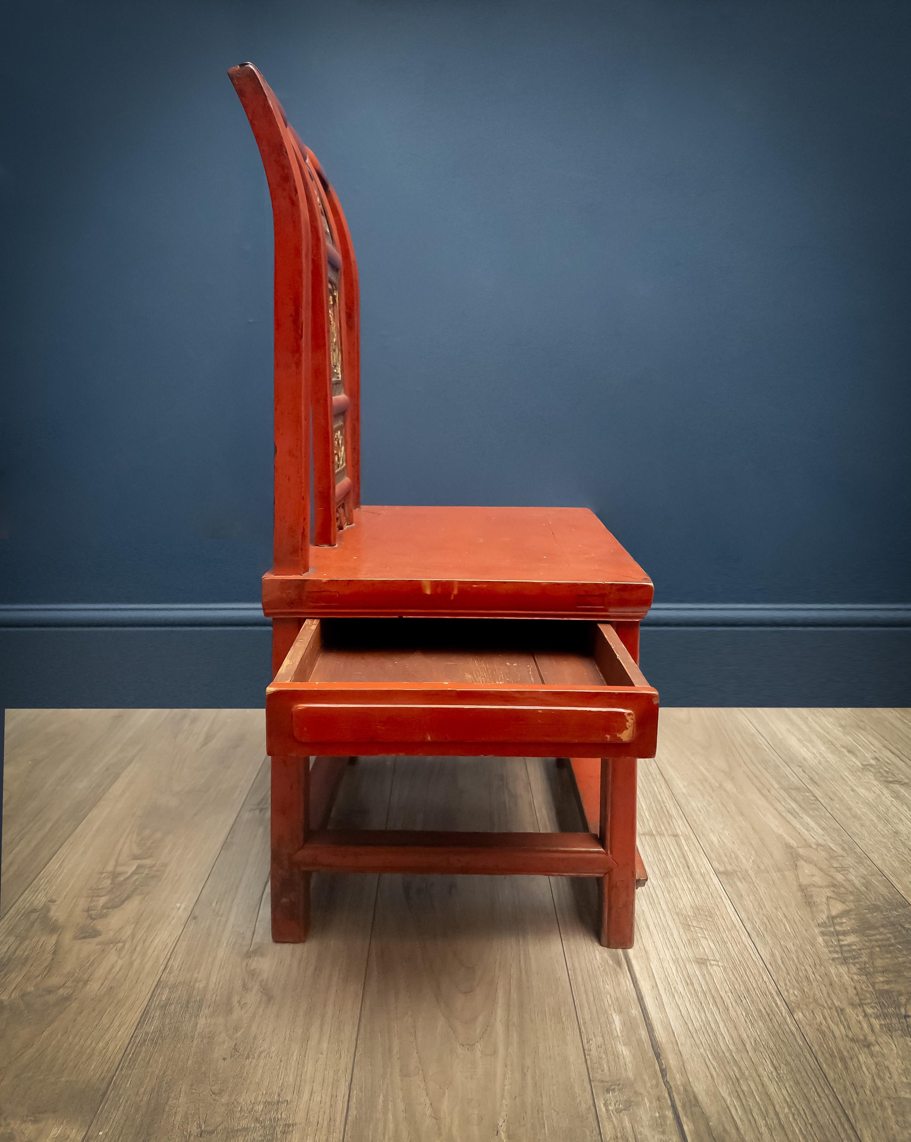 Late 19th Century Qing Dynasty Red Lacquered and Parcel-Gilt Altar Chair For Sale 2