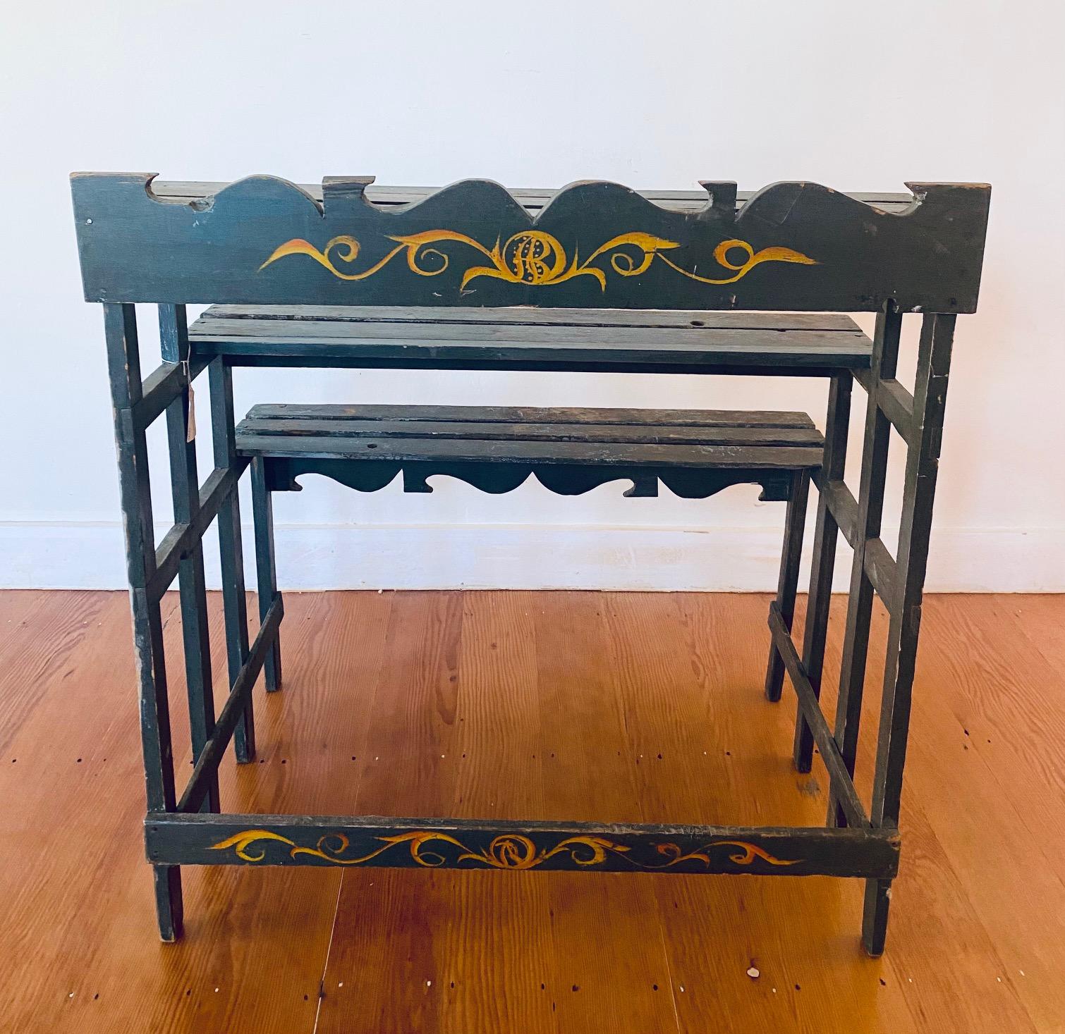 Late 19th Century Quebec Paint Decorated Plant Stand, circa 1890 For Sale 2