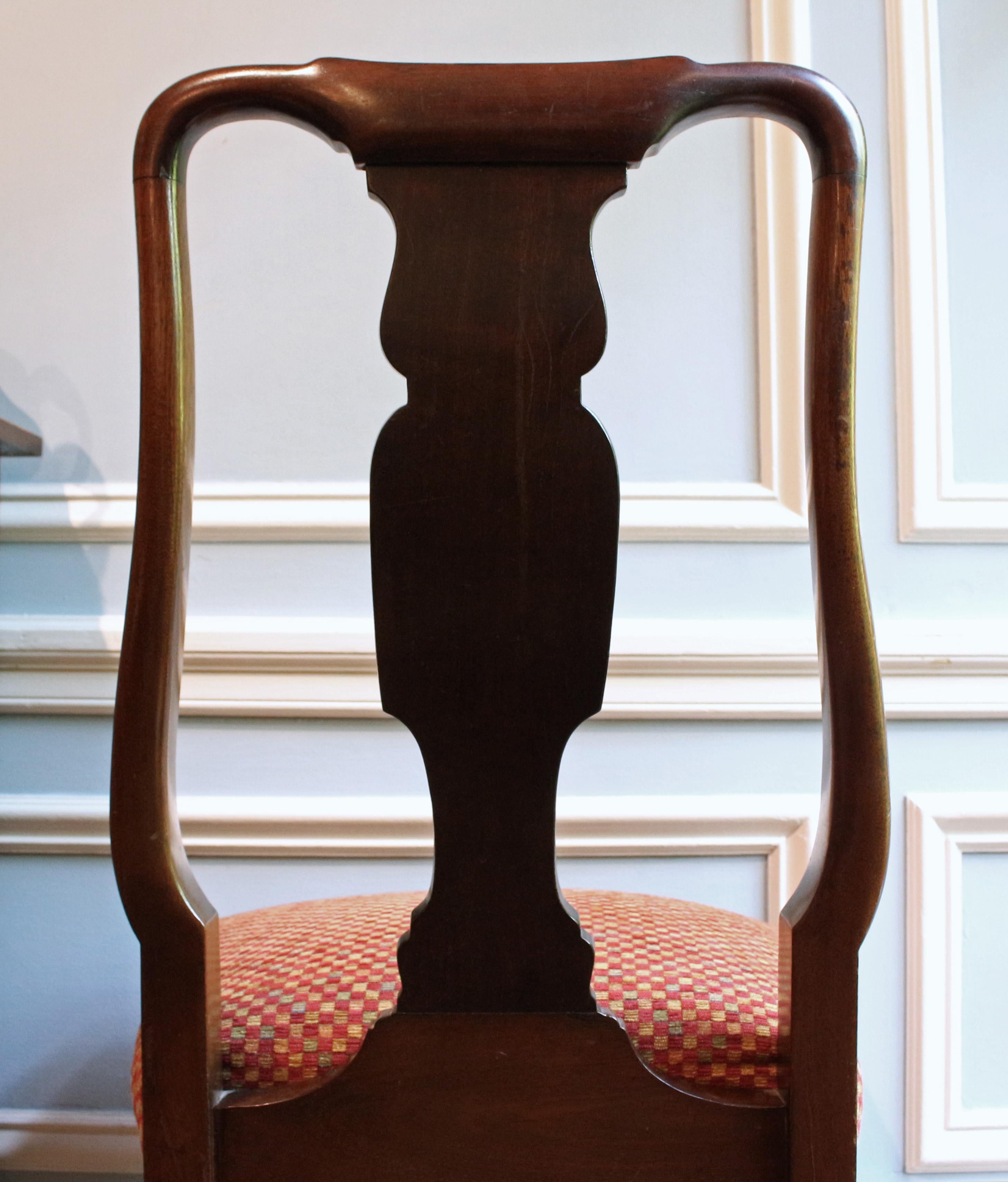 Anglais Chaise d'appoint de style néo-Queen Anne de la fin du 19e siècle en vente
