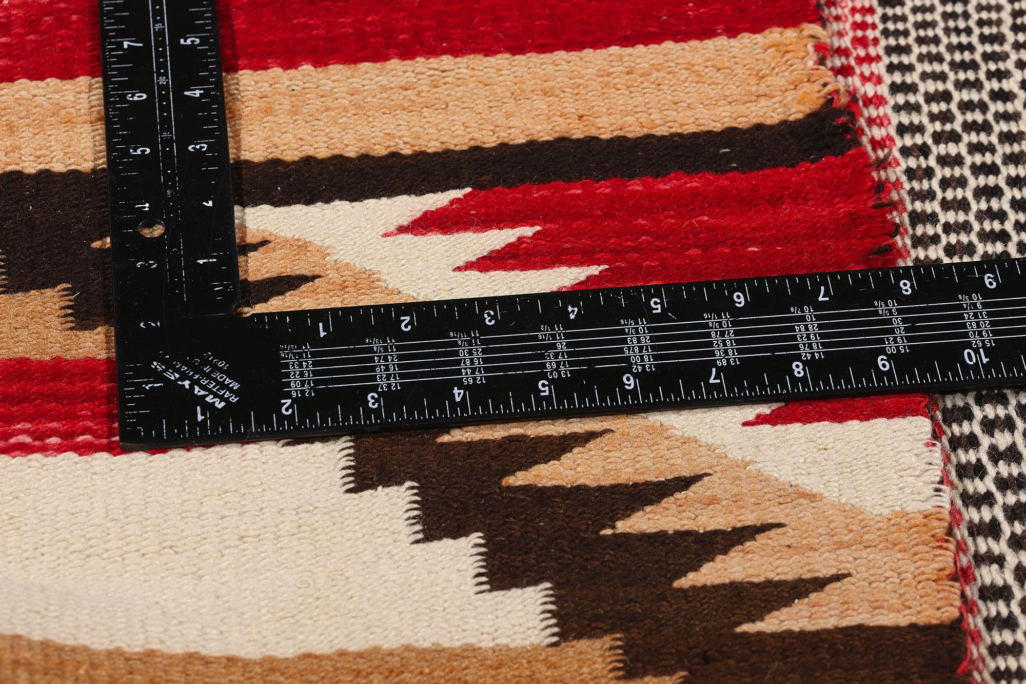 Tessile in stile Navajo della fine del 19° secolo, di colore rosso Mesa In condizioni buone in vendita a Dallas, TX